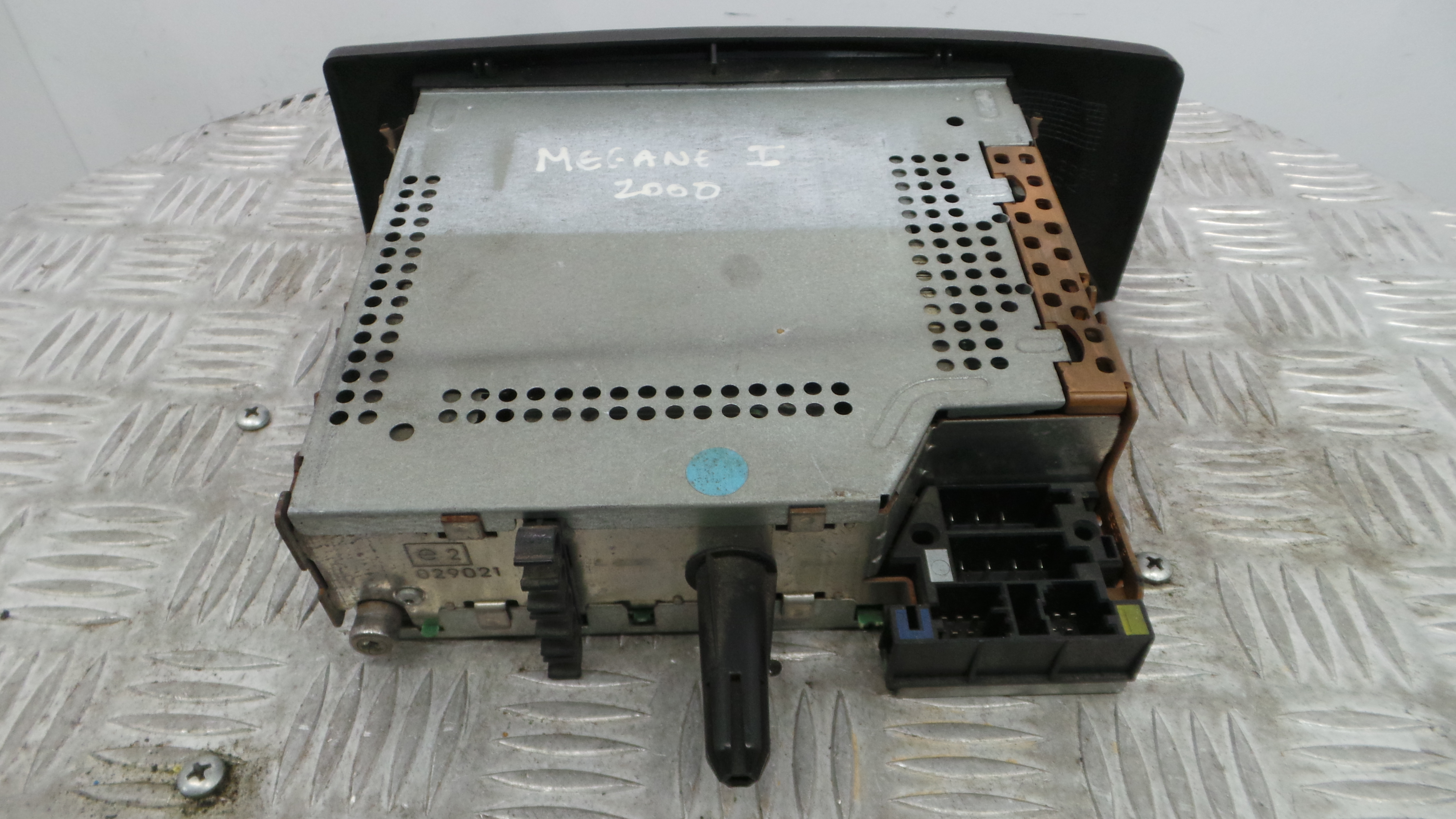 Auto-rádios 7700434423 - RENAULT MEGANE I (BA0/1_)-37036972