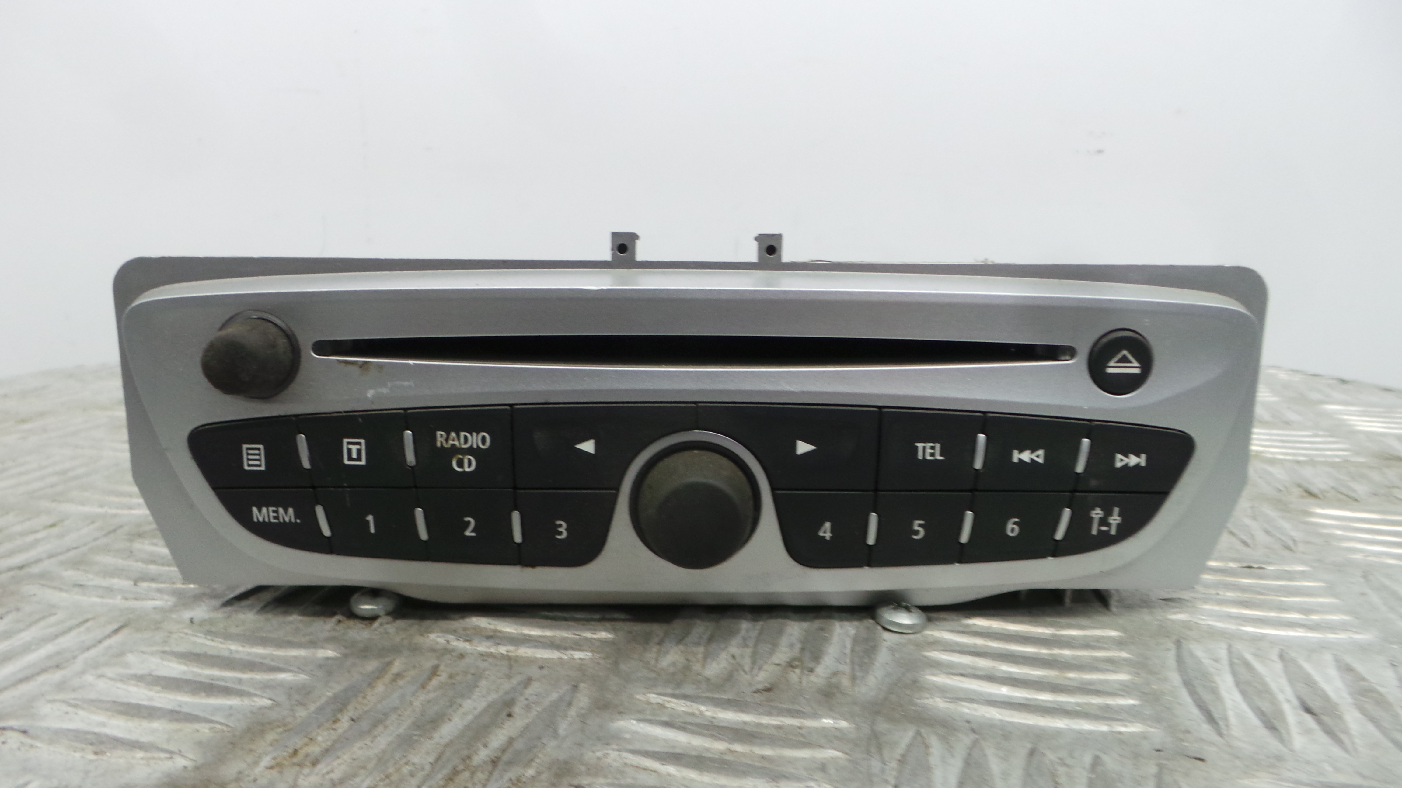Auto-rádios 281158243R - RENAULT MEGANE III Hatchback (BZ0/1_, B3_)-37037295