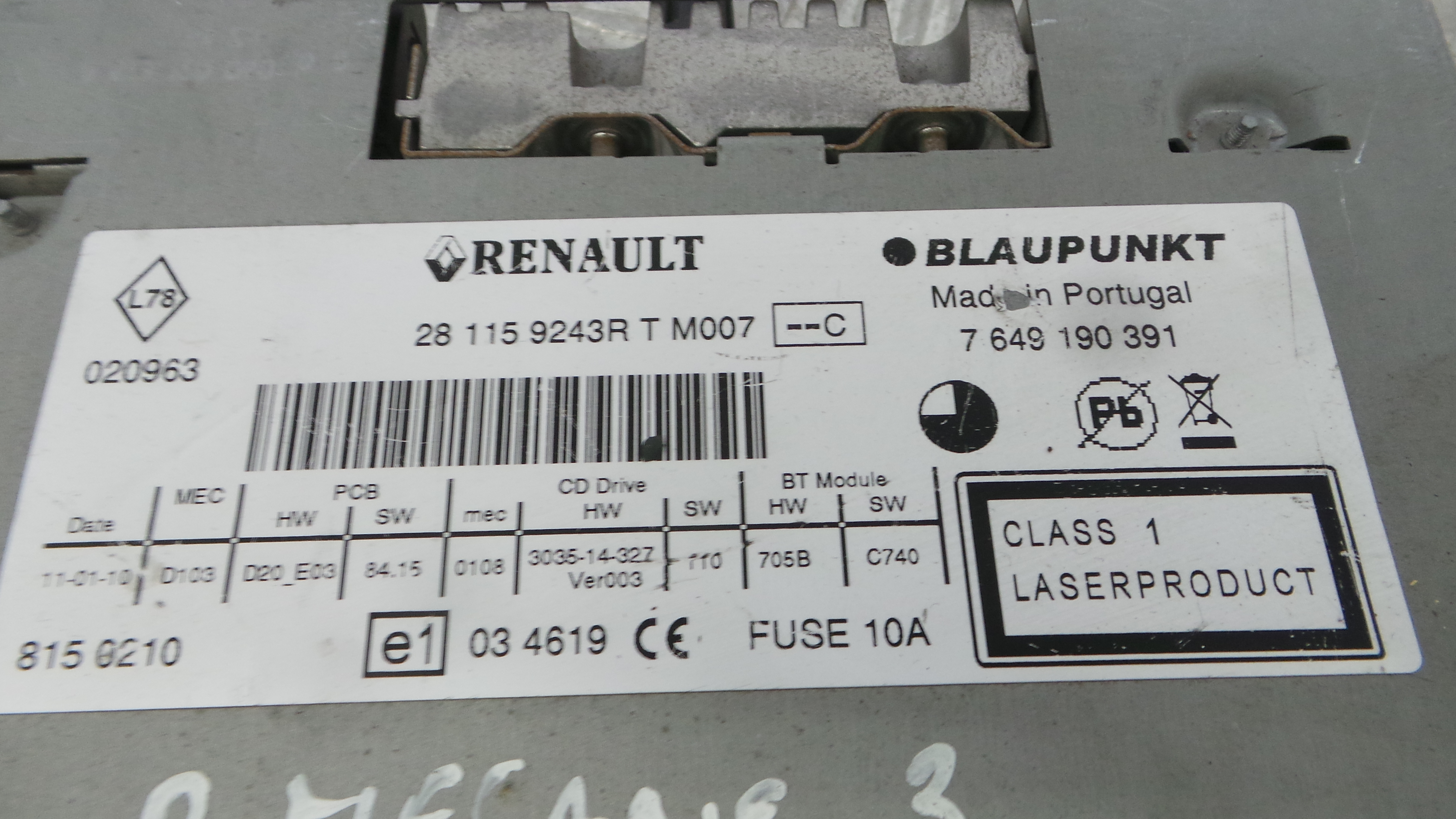 Auto-rádios 281158243R - RENAULT MEGANE III Hatchback (BZ0/1_, B3_)-37037295