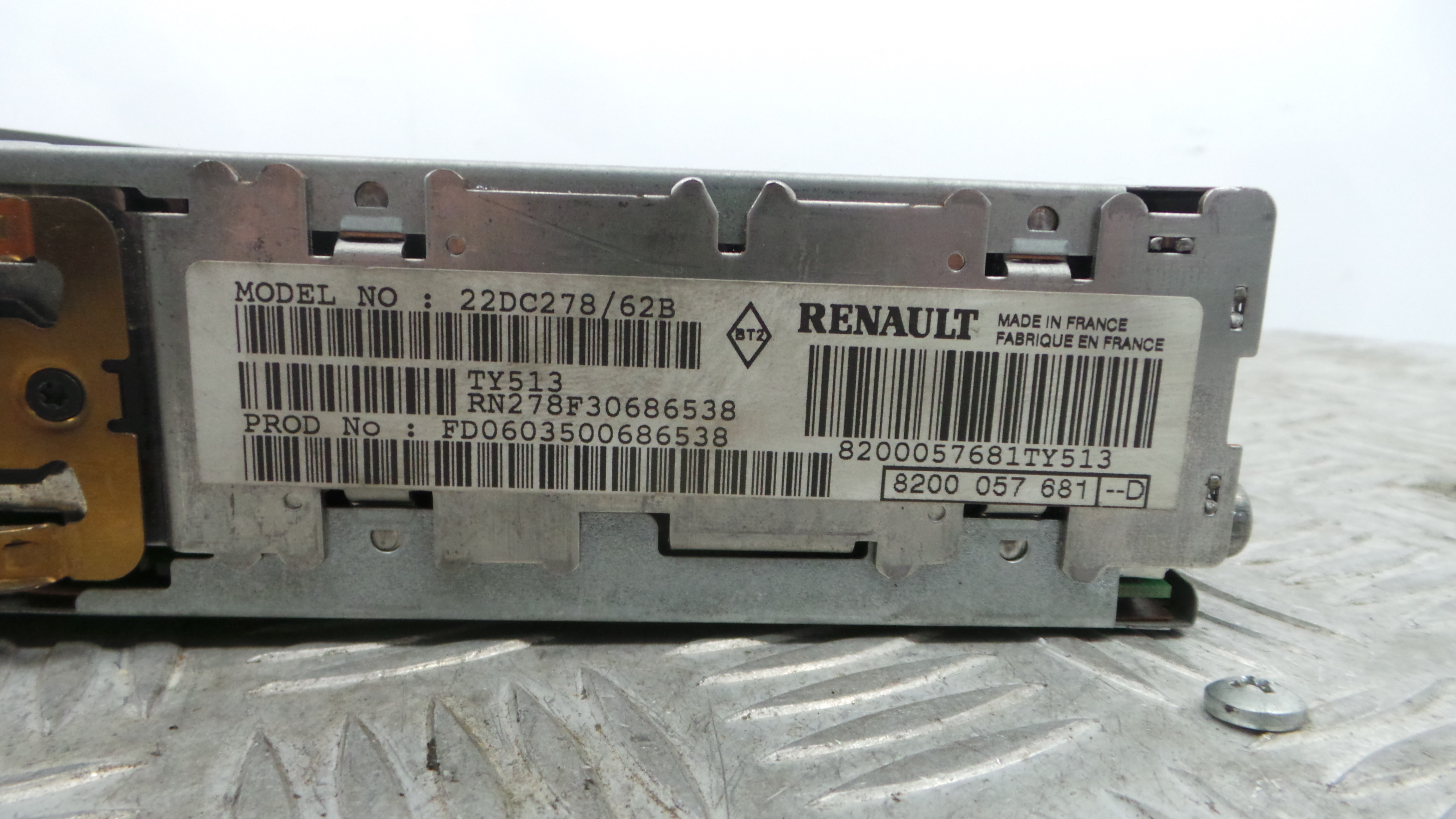 Auto-rádios 8200057681D - RENAULT CLIO II (BB_, CB_), CLIO Mk II (BB_, CB_)-37037329