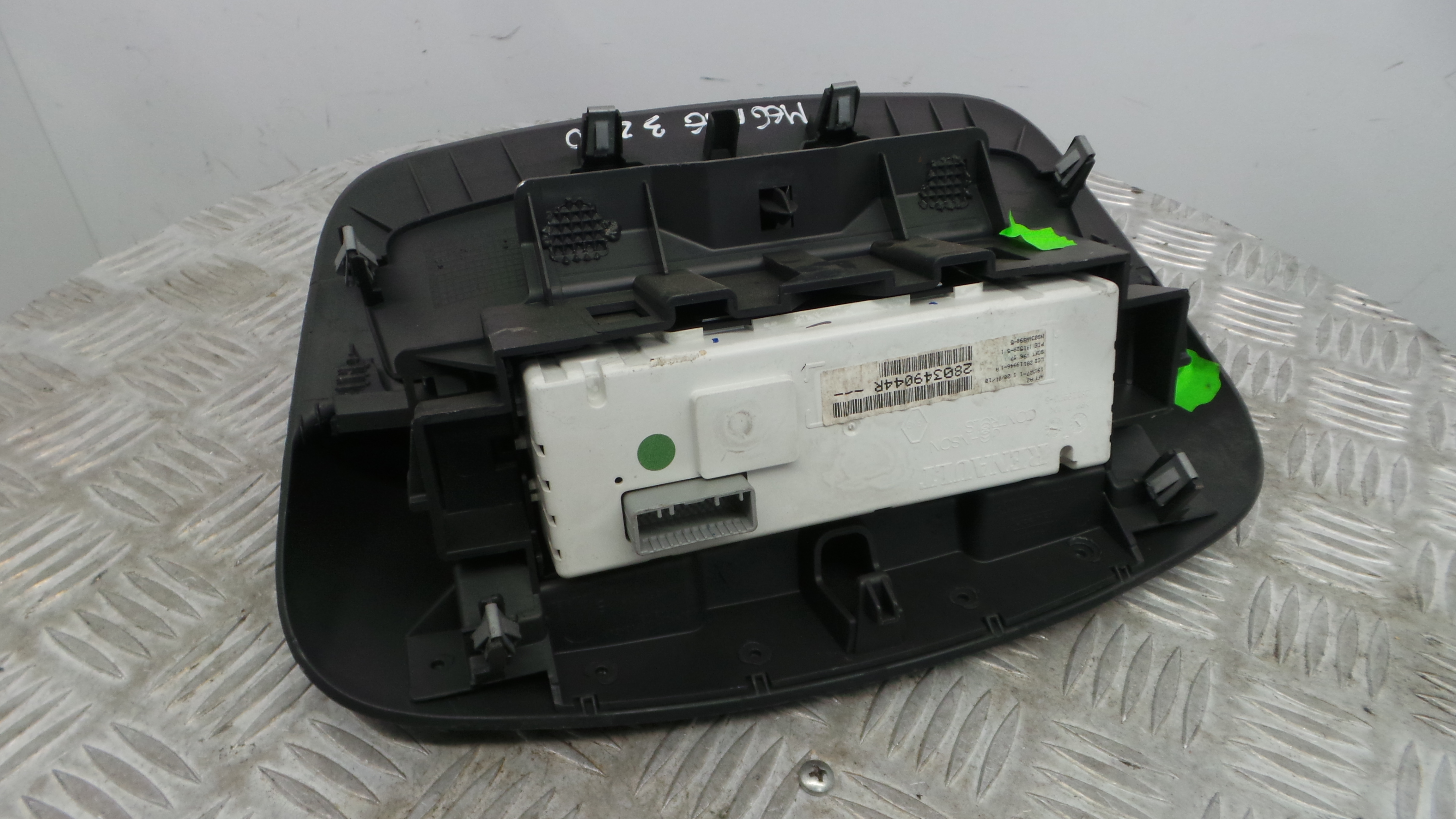 Display do Ar Condicionado / Rádio / GPS / DVD 280349044R - RENAULT MEGANE III Hatchback (BZ0/1_, B-37037365