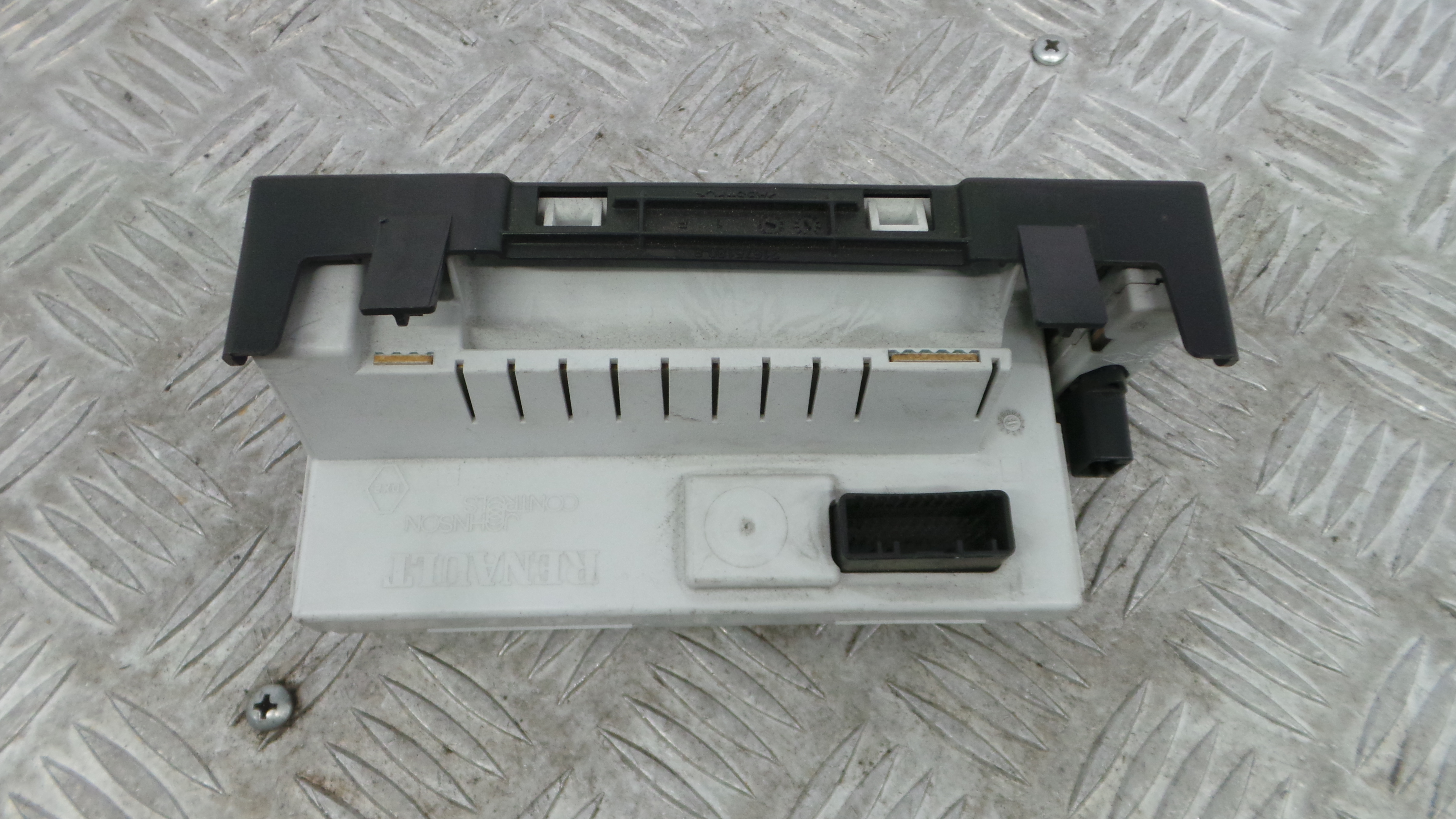 Display do Ar Condicionado / Rádio / GPS / DVD 8200307273-C - RENAULT CLIO III (BR0/1, CR0/1)-37037371