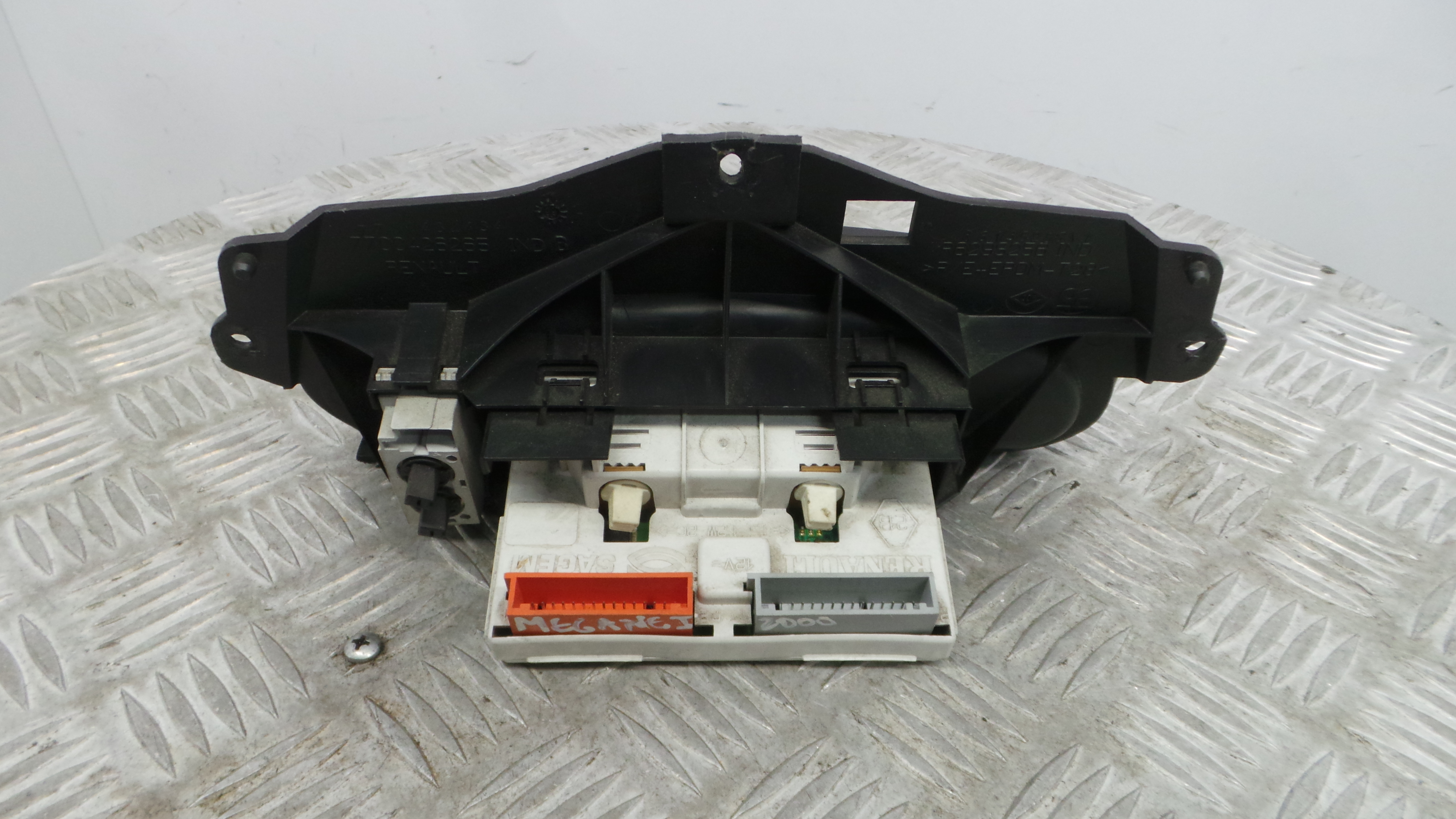 Display do Ar Condicionado / Rádio / GPS / DVD 8200028364A - RENAULT MEGANE I (BA0/1_)-37037374