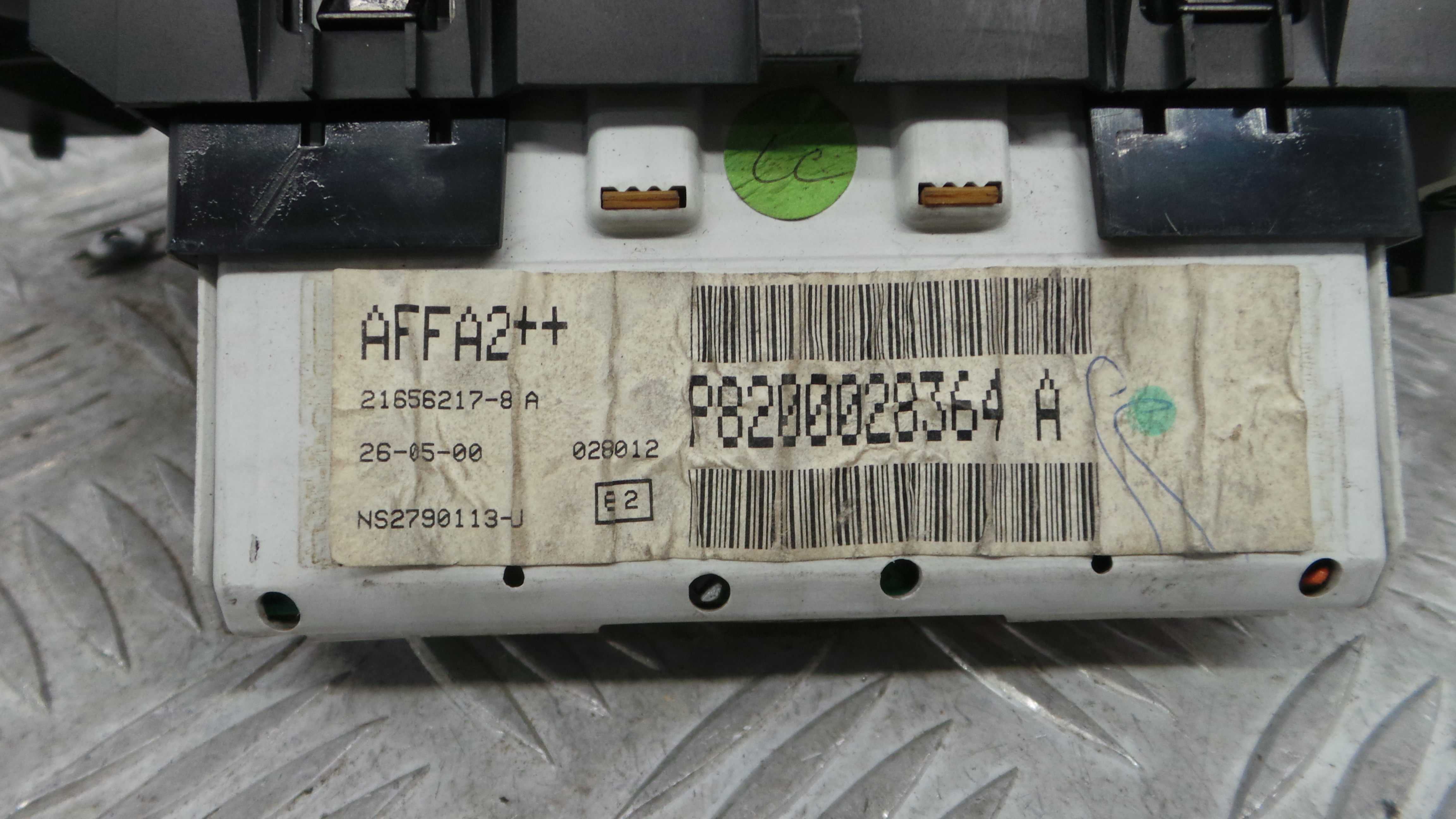 Display do Ar Condicionado / Rádio / GPS / DVD 8200028364A - RENAULT MEGANE I (BA0/1_)-37037374