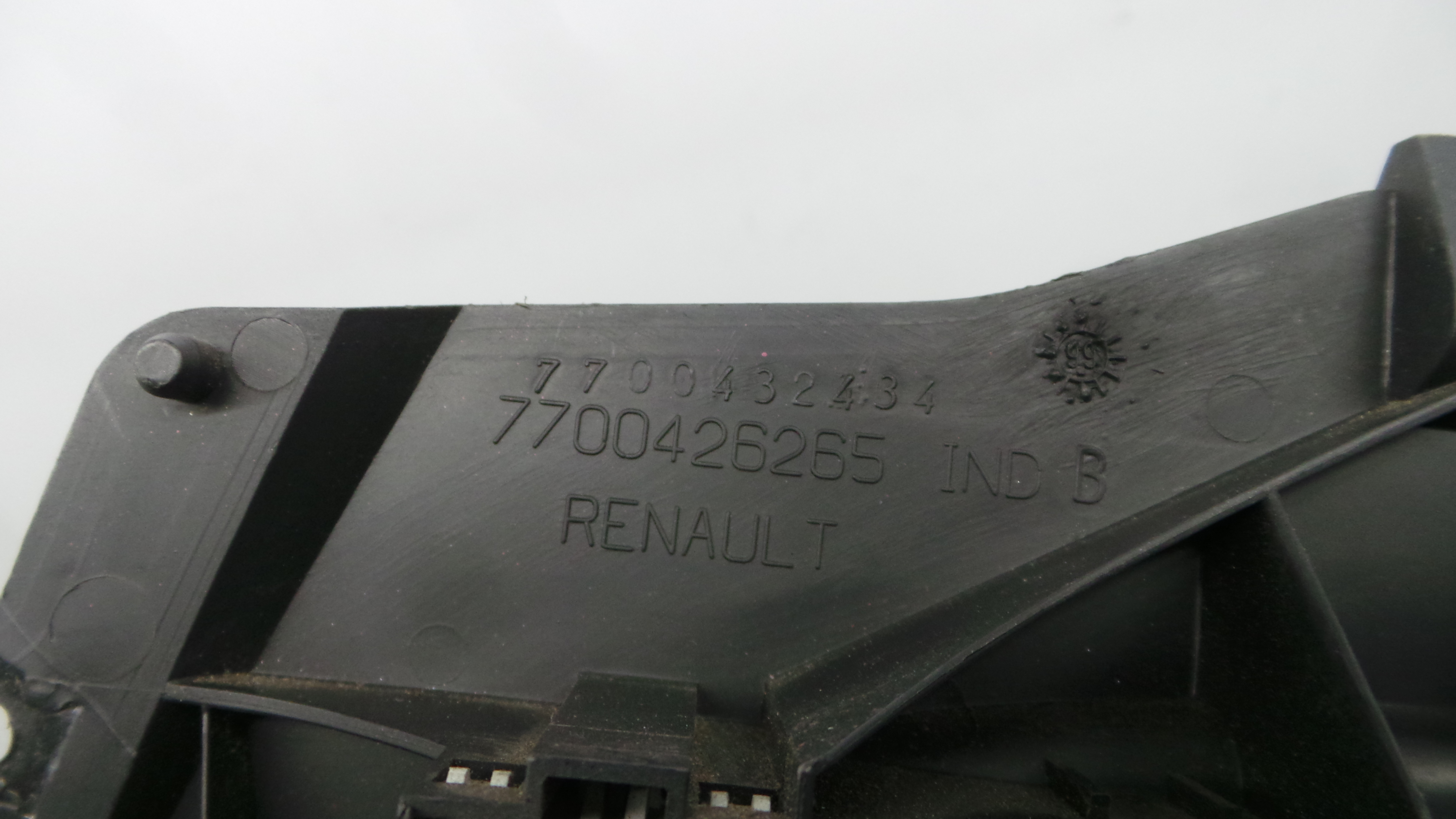 Display do Ar Condicionado / Rádio / GPS / DVD 8200028364A - RENAULT MEGANE I (BA0/1_)-37037374