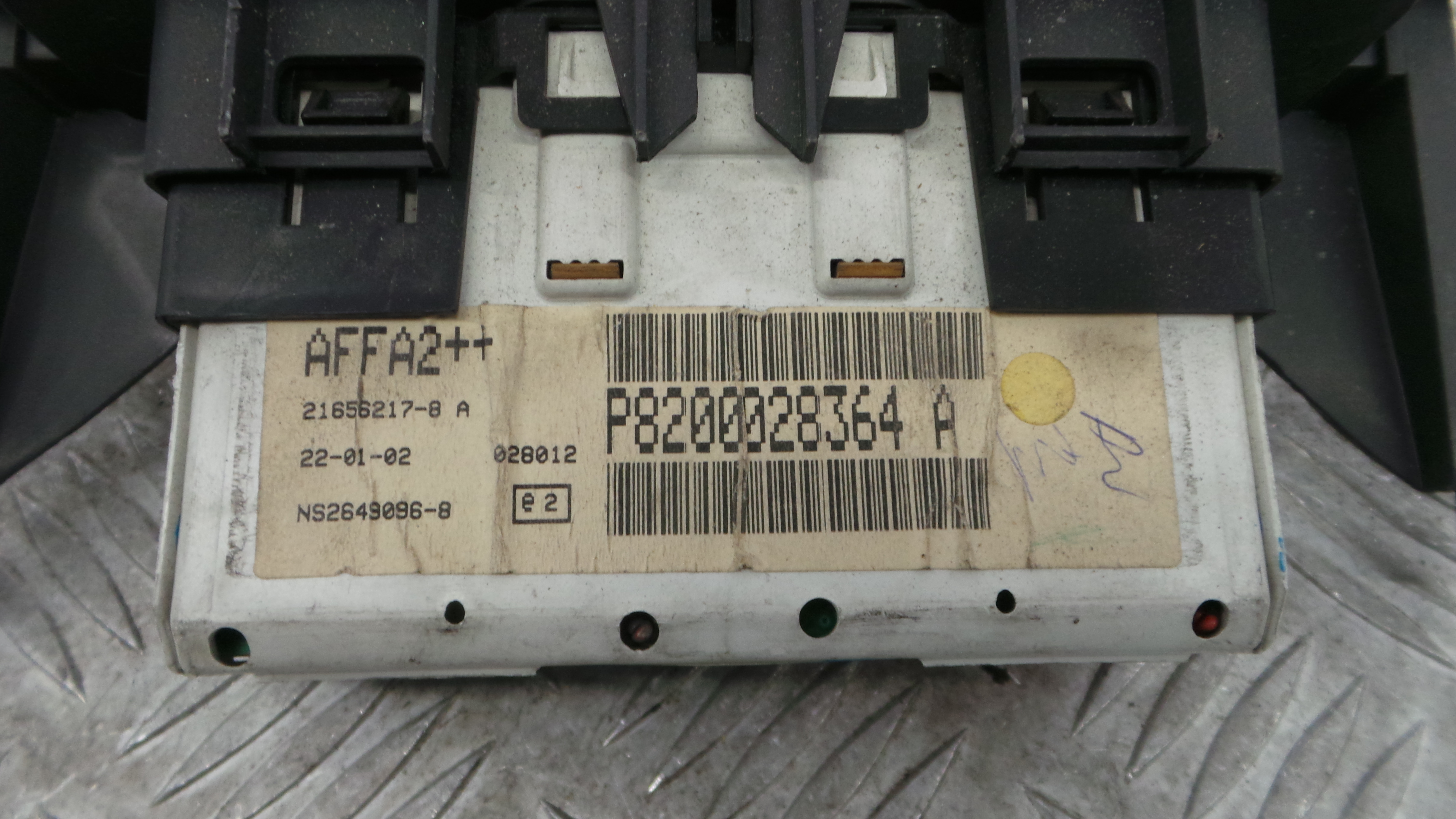 Display do Ar Condicionado / Rádio / GPS / DVD 8200028364A - RENAULT CLIO II (BB_, CB_), CLIO Mk II-37037542