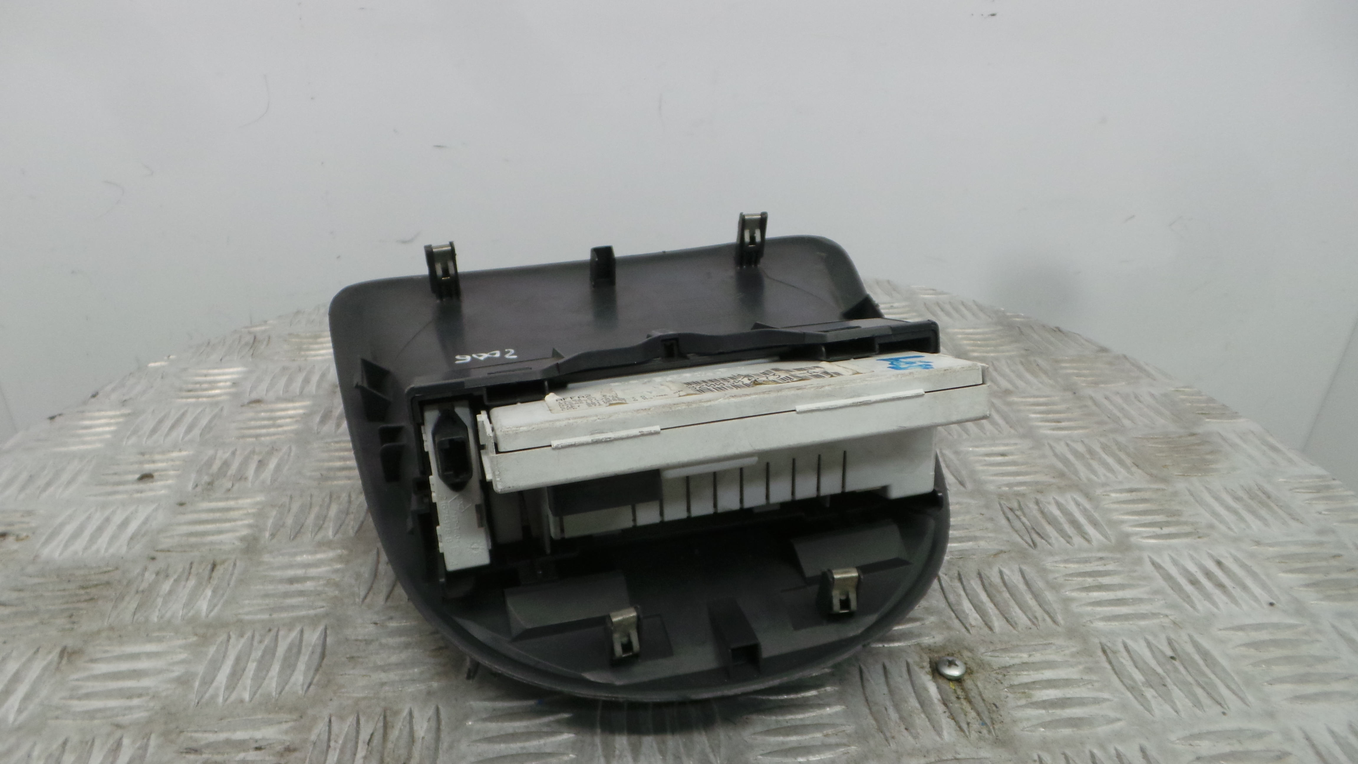 Display do Ar Condicionado / Rádio / GPS / DVD 8200307273-A - RENAULT CLIO III (BR0/1, CR0/1)-37037587