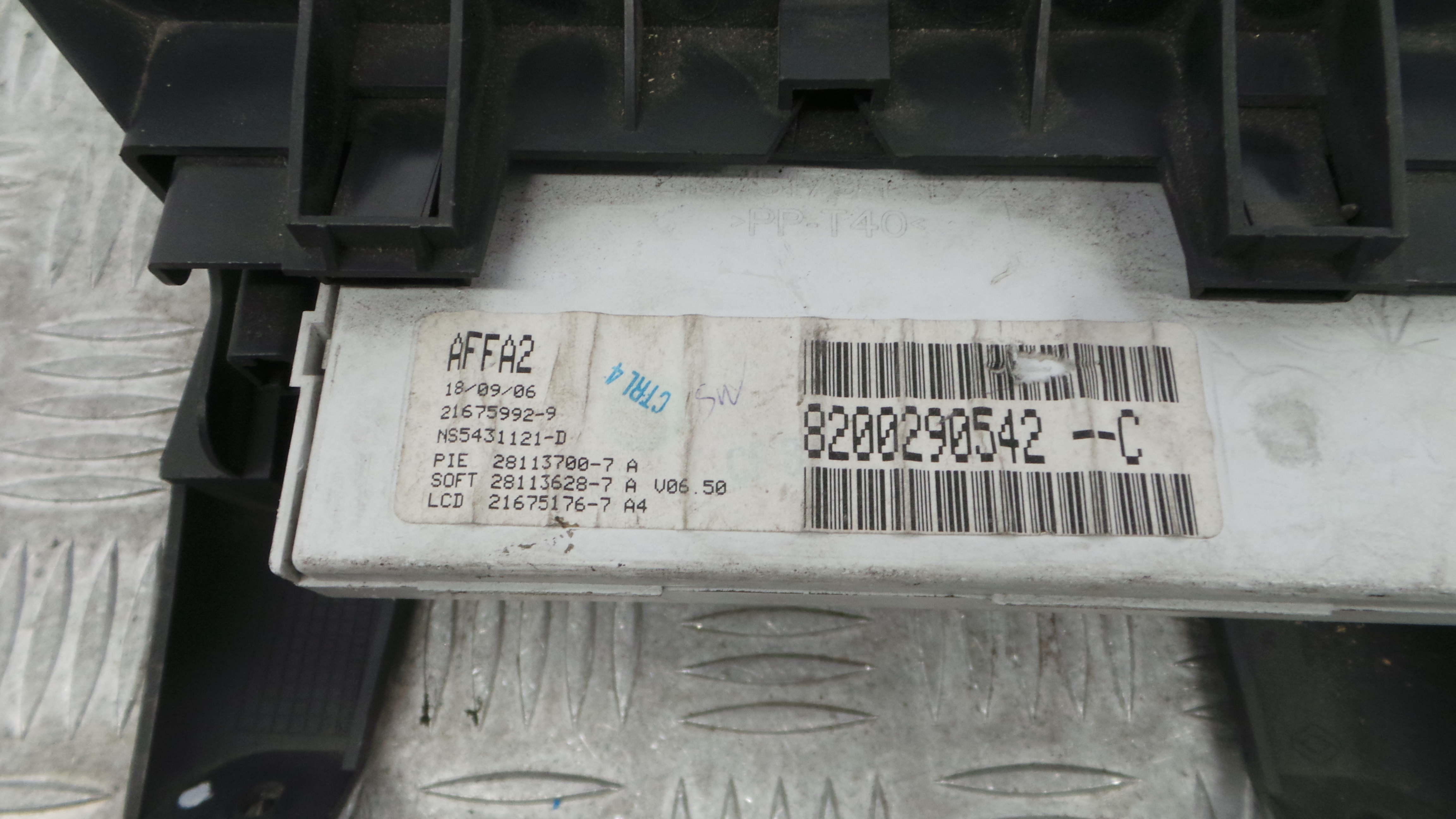 Display do Ar Condicionado / Rádio / GPS / DVD 8200290542C - RENAULT MEGANE II (BM0/1_, CM0/1_)-37037616