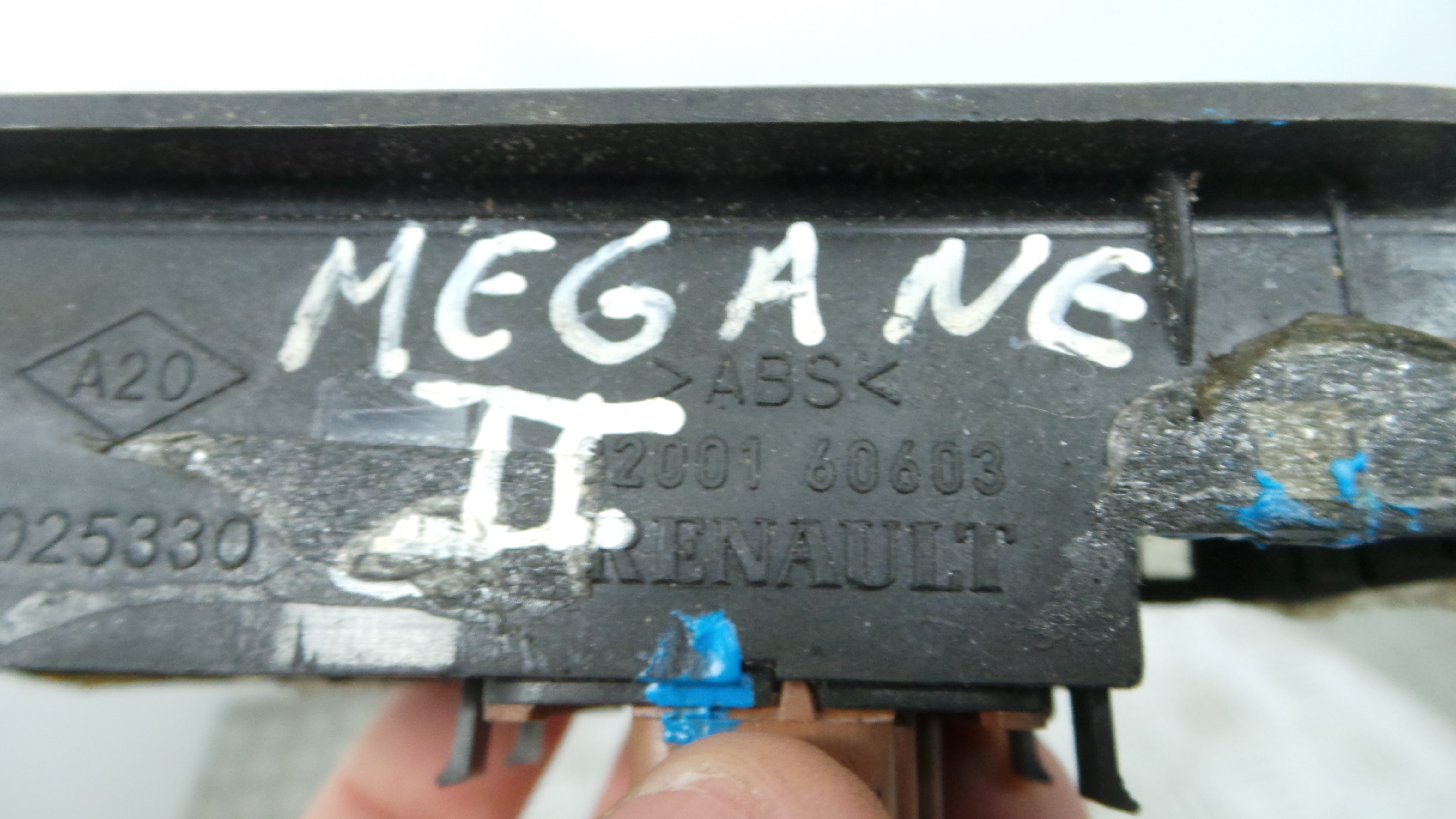 Interruptor / Comando Elevador Vidro Frente Esq  8200160603 - RENAULT MEGANE II (BM0/1_, CM0/1_)-37039041