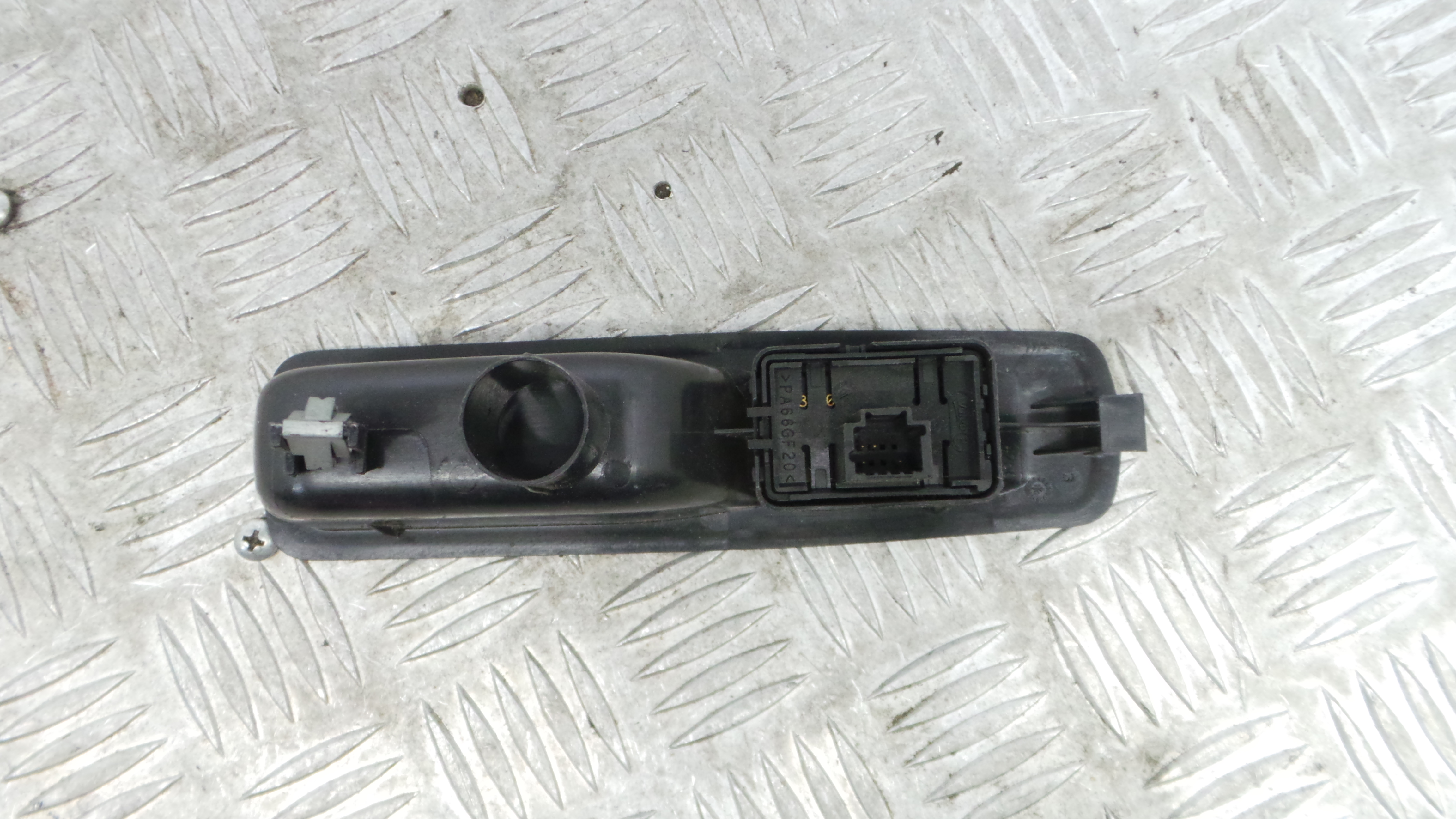 Interruptor / Comando Elevador Vidro Trás Dto 829500004R - RENAULT MEGANE III Hatchback (BZ0/1_, B3-37039205