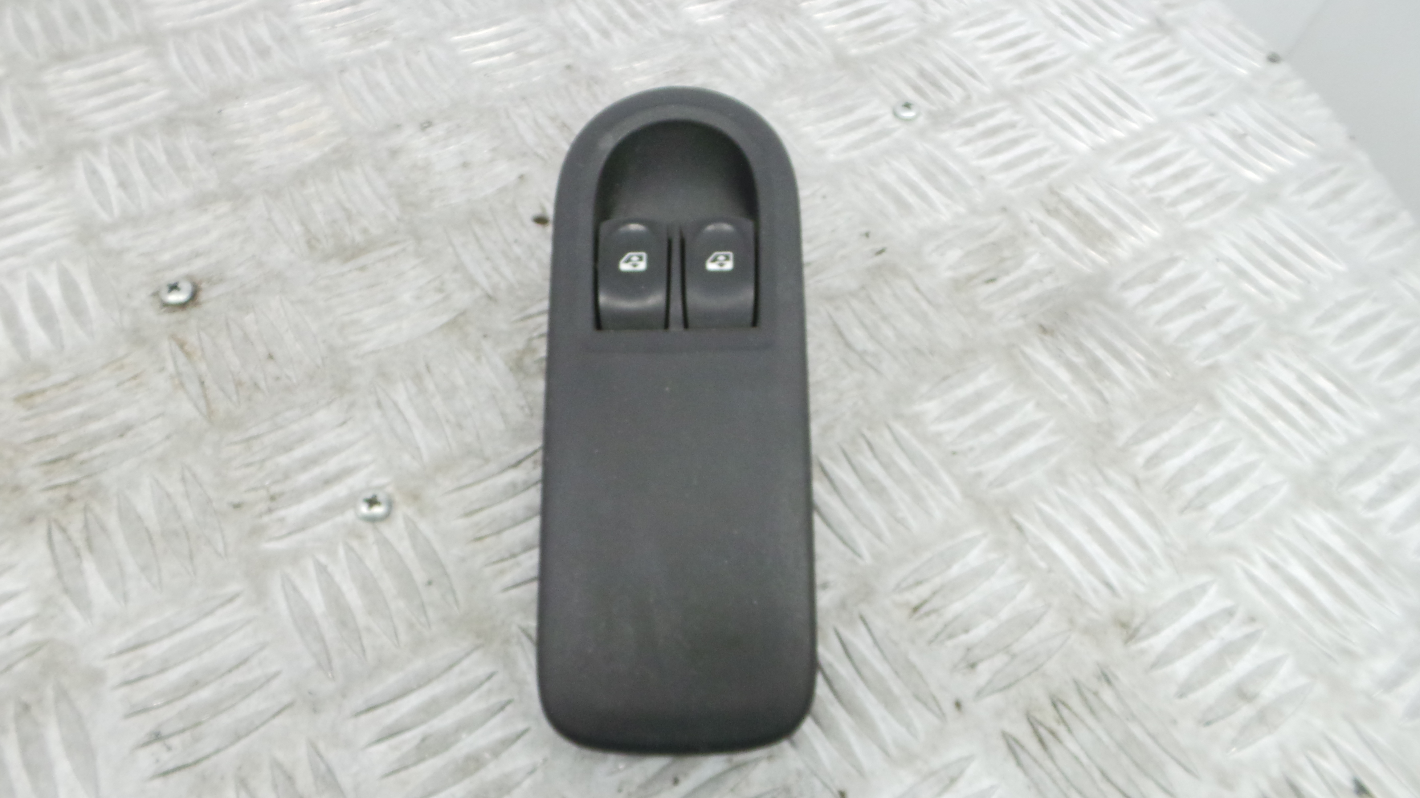 Interruptor / Comando Elevador Vidro Frente Esq  8200356519 - RENAULT CLIO III (BR0/1, CR0/1)-37039208