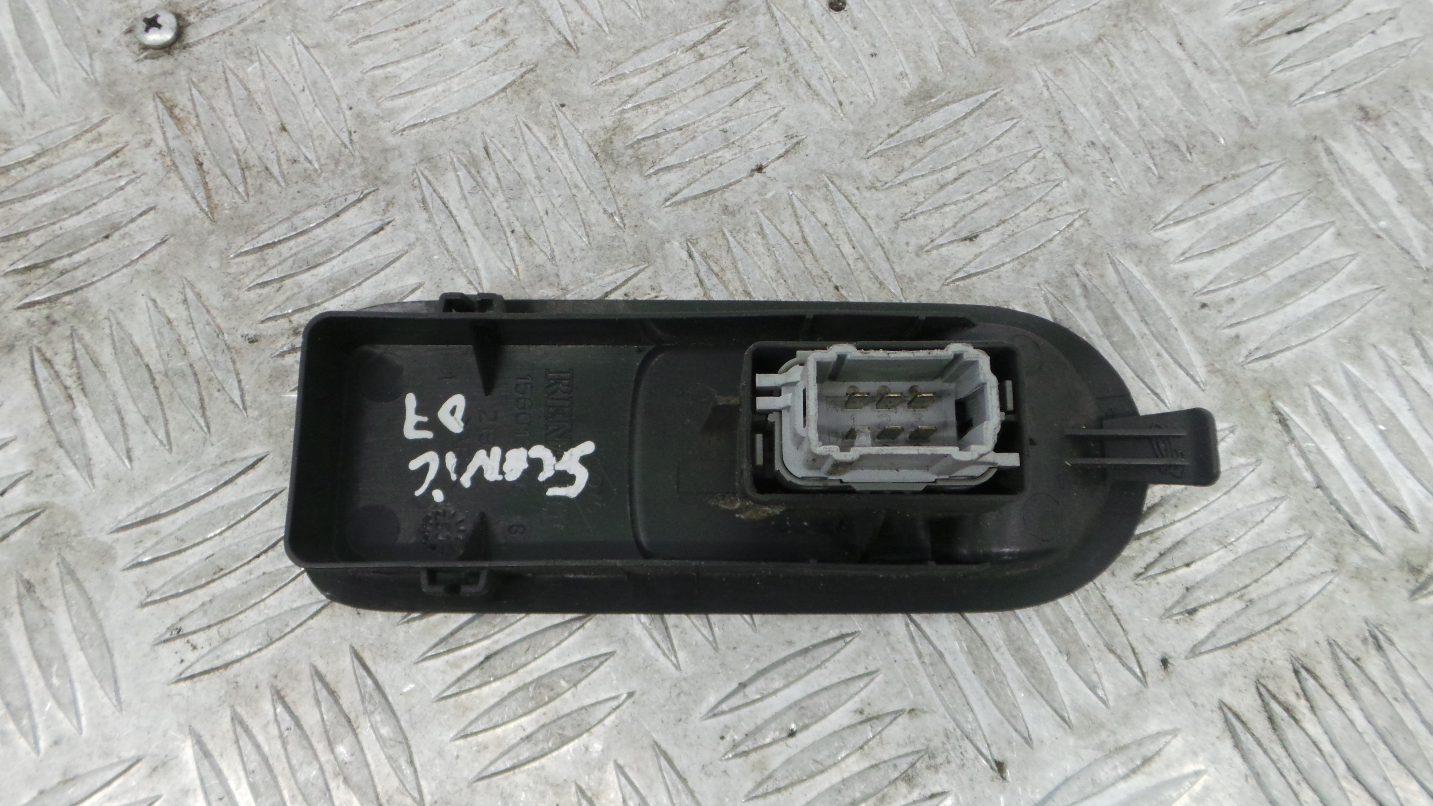 Interruptor / Comando Elevador Vidro Frente Dto  156013740 - RENAULT SCÉNIC II (JM0/1_)-37039211