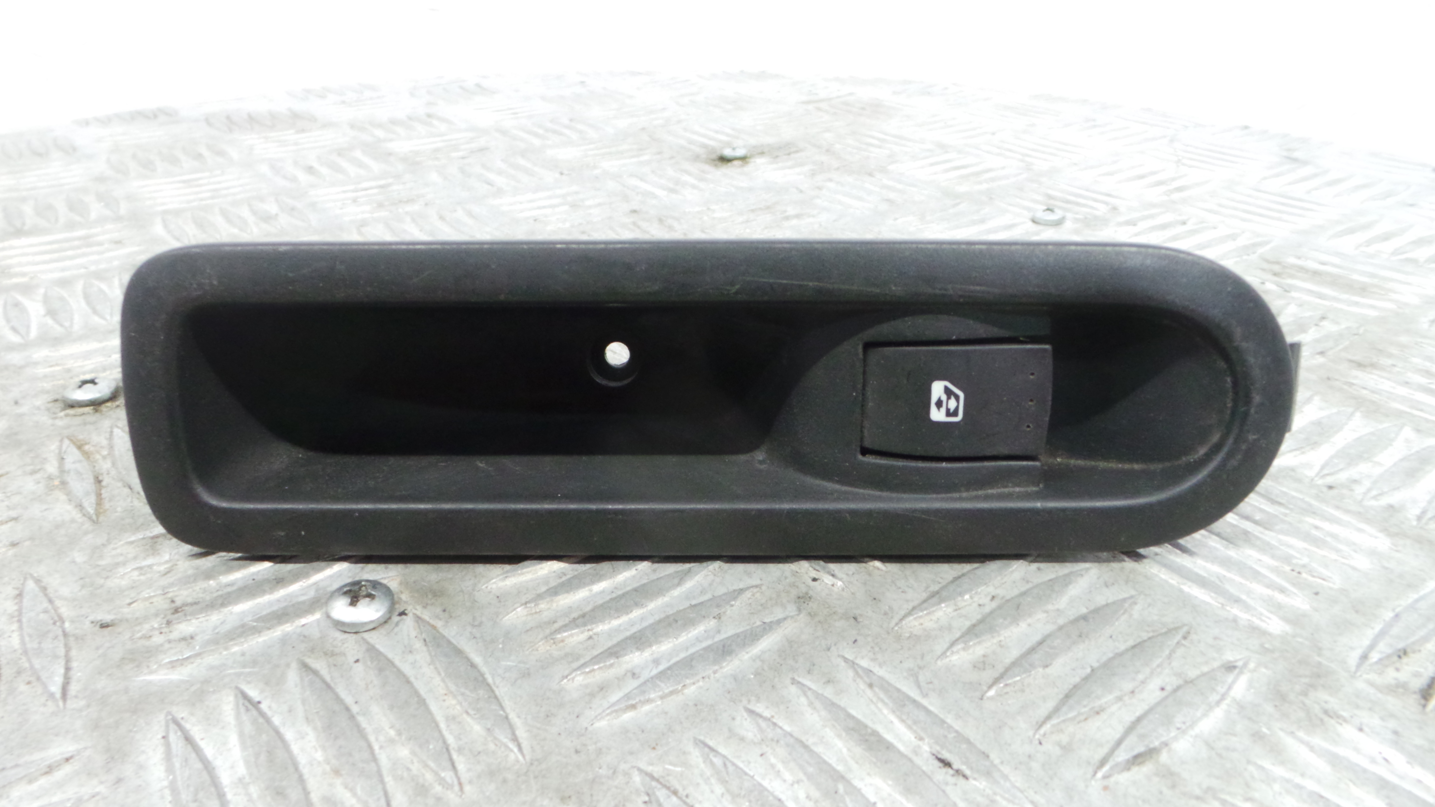 Interruptor / Comando Elevador Vidro Trás Dto 156013870 - RENAULT SCÉNIC II (JM0/1_)-37039220