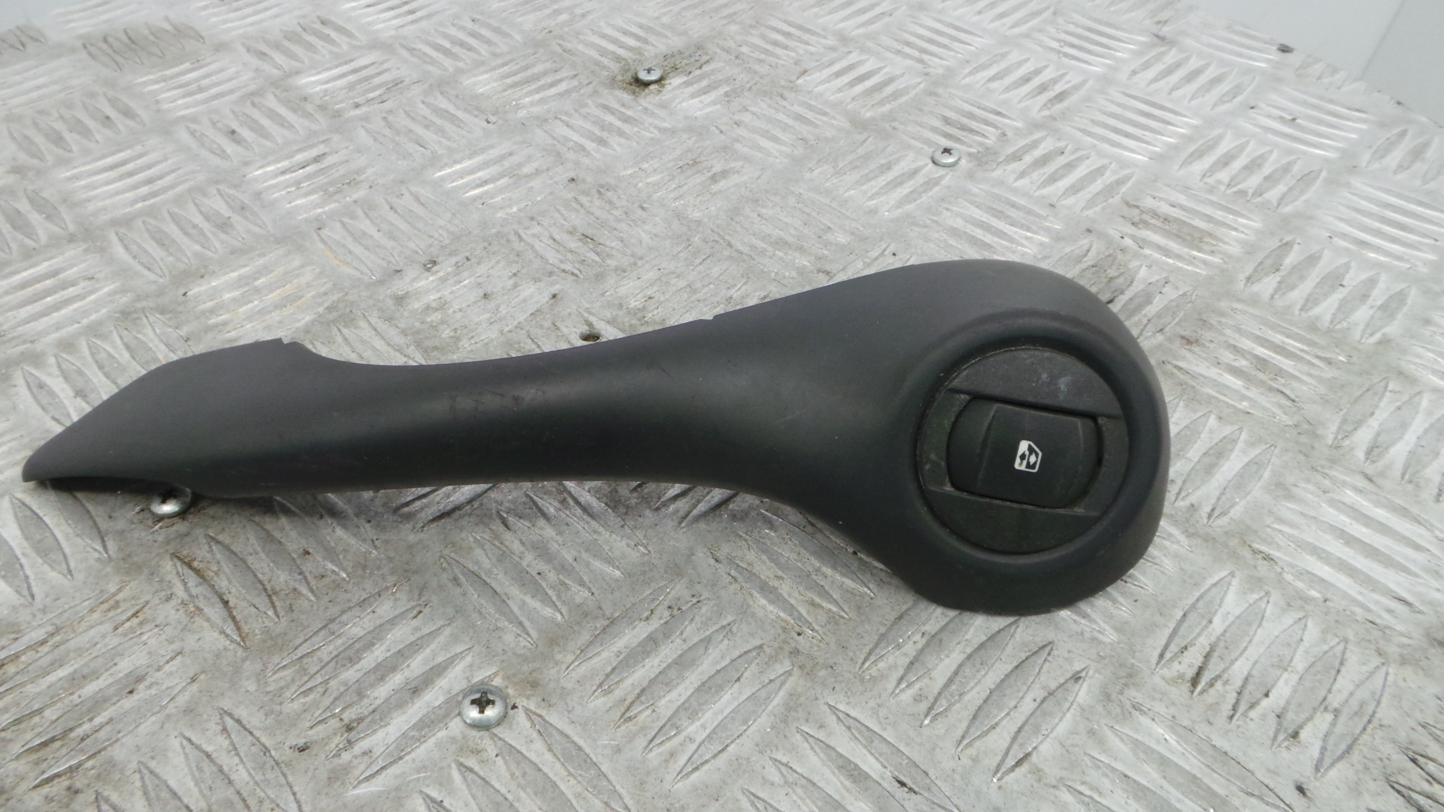 Interruptor / Comando Elevador Vidro Frente Dto  8200316979D - RENAULT CLIO III (BR0/1, CR0/1)-37039253