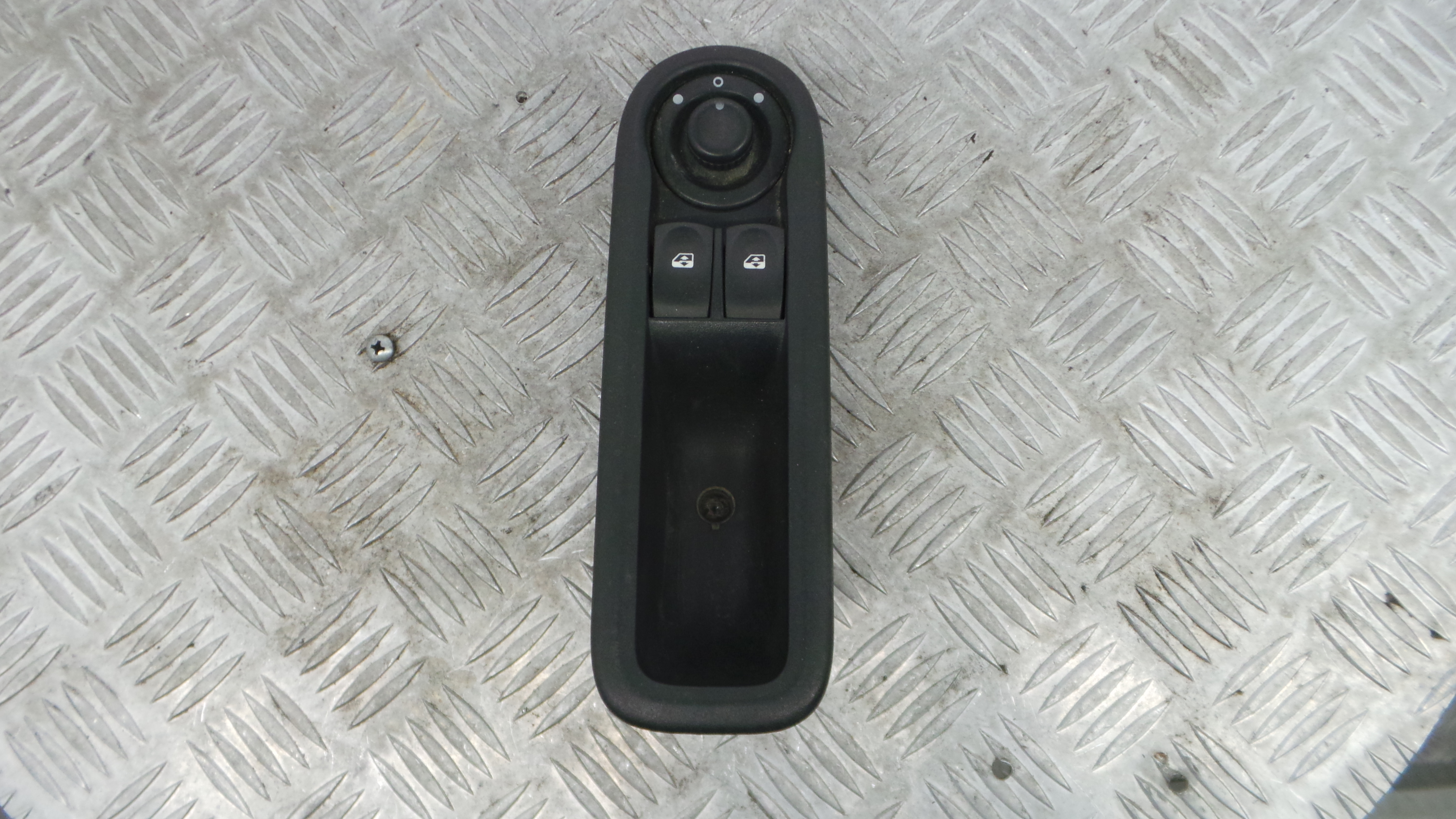Interruptor / Comando Elevador Vidro Frente Esq  254009494R - RENAULT CLIO III (BR0/1, CR0/1)-37039256