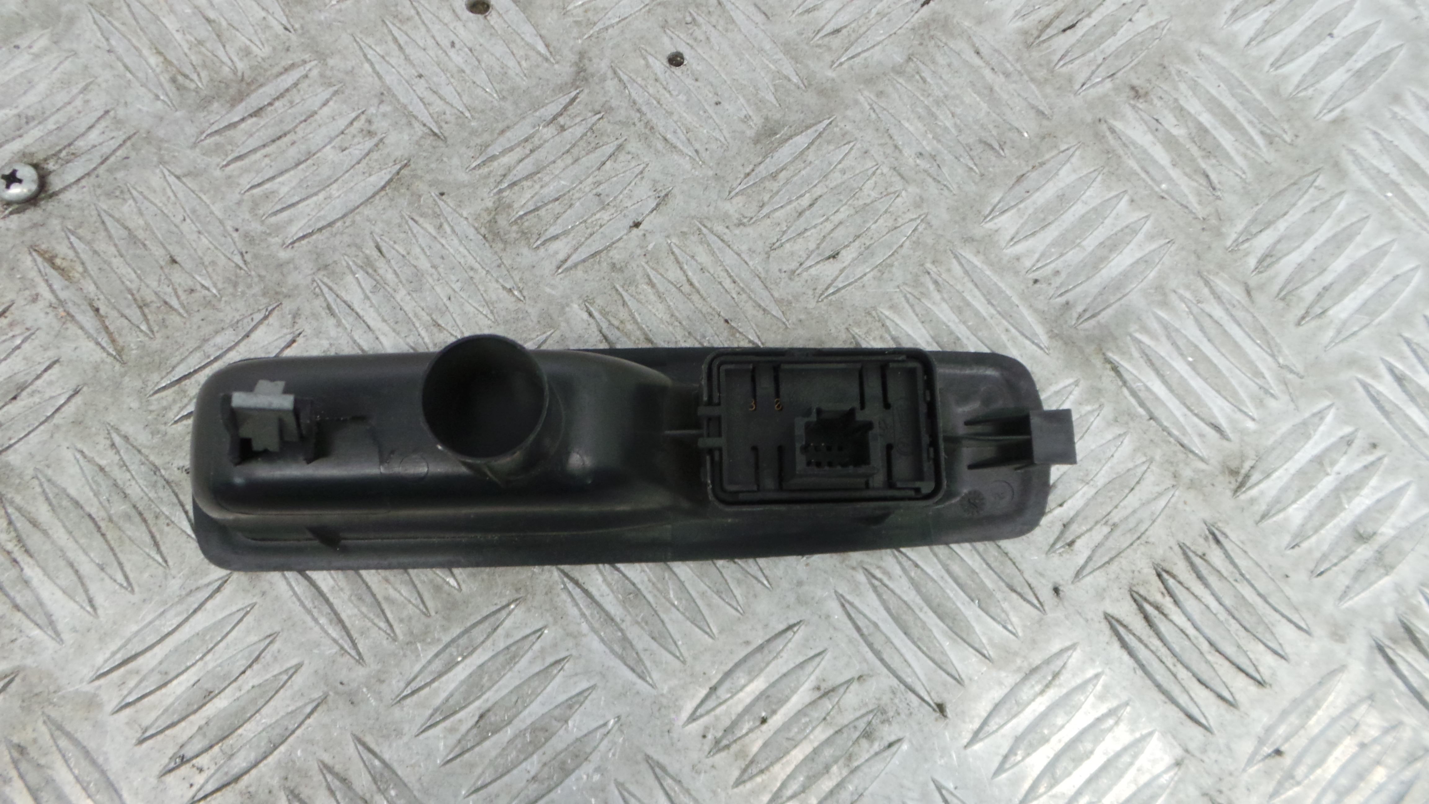 Interruptor / Comando Elevador Vidro Frente Dto  829500004R - RENAULT MEGANE III Hatchback (BZ0/1_, -37039476