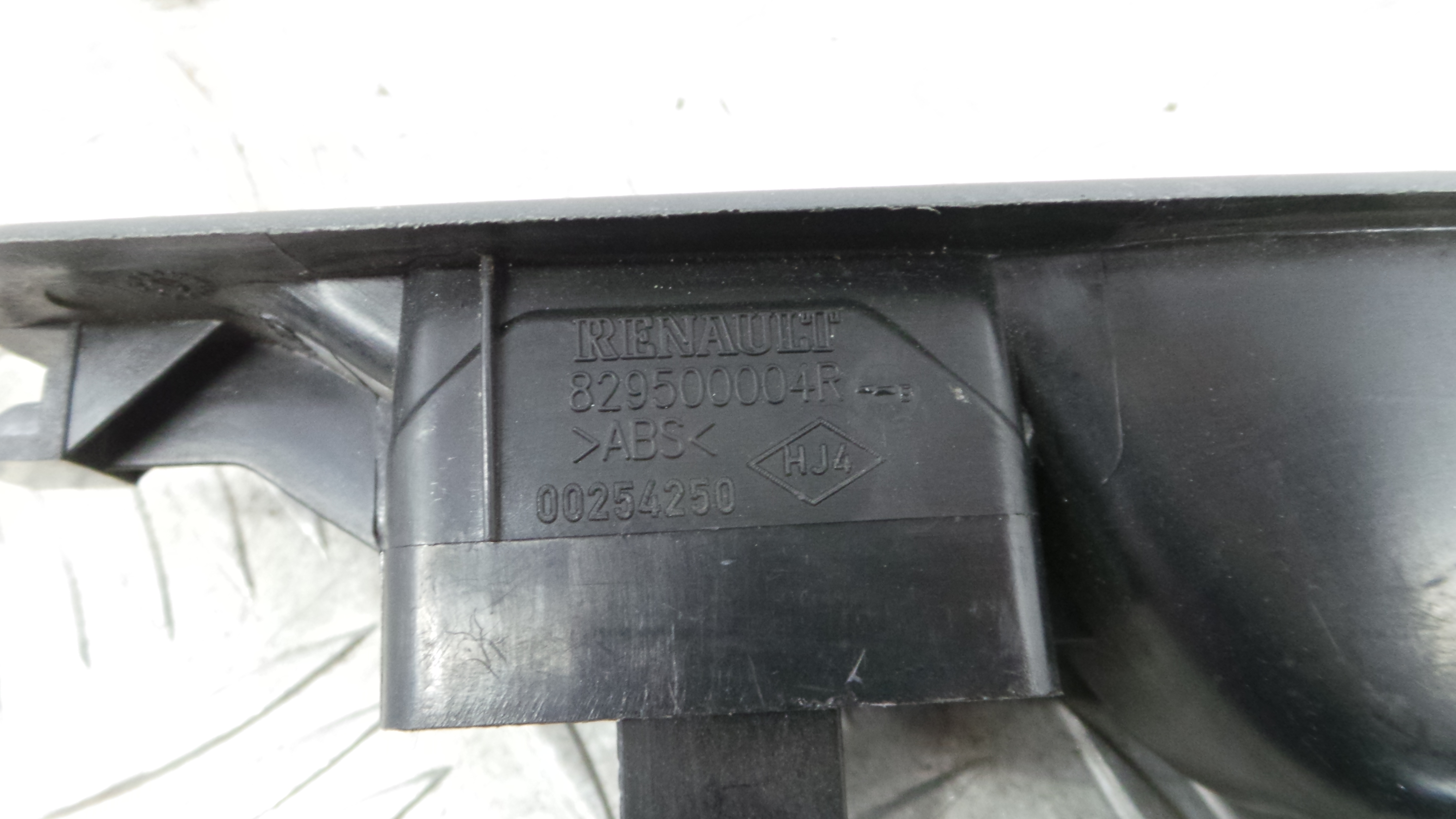 Interruptor / Comando Elevador Vidro Frente Dto  829500004R - RENAULT MEGANE III Hatchback (BZ0/1_, -37039476