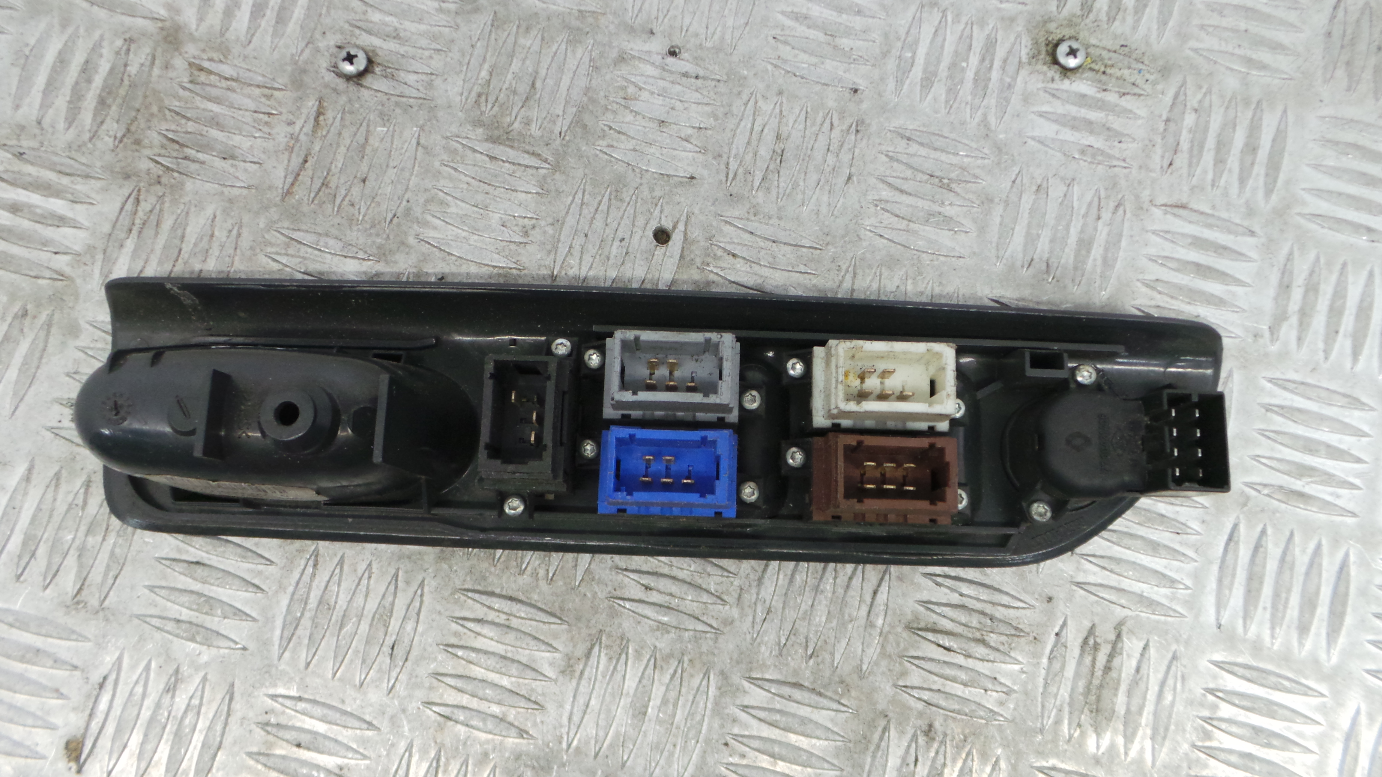 Interruptor / Comando Elevador Vidro Frente Esq  7701699599 - RENAULT LAGUNA I (B56_, 556_)-37039482