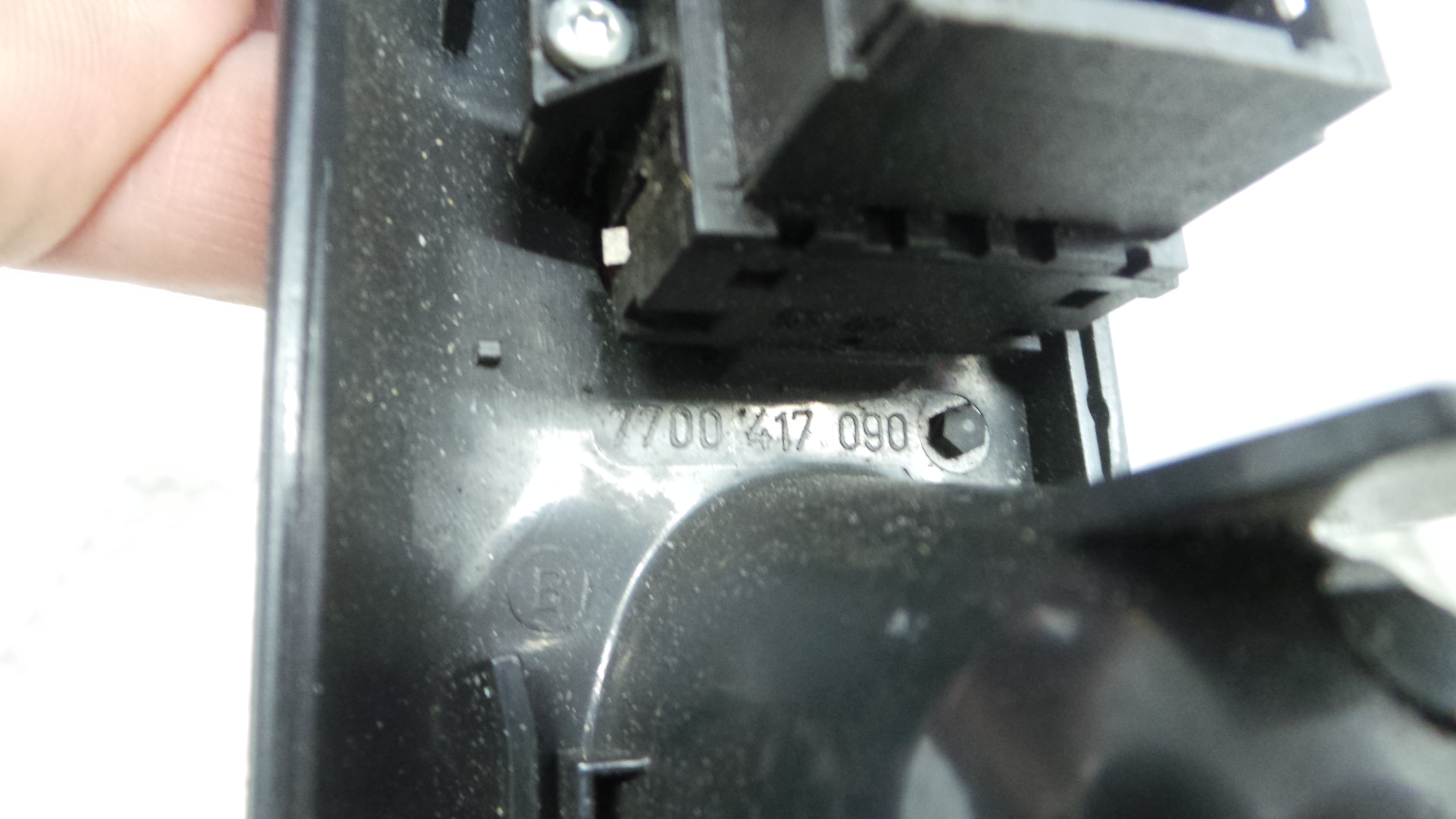 Interruptor / Comando Elevador Vidro Frente Esq  7701699599 - RENAULT LAGUNA I (B56_, 556_)-37039482