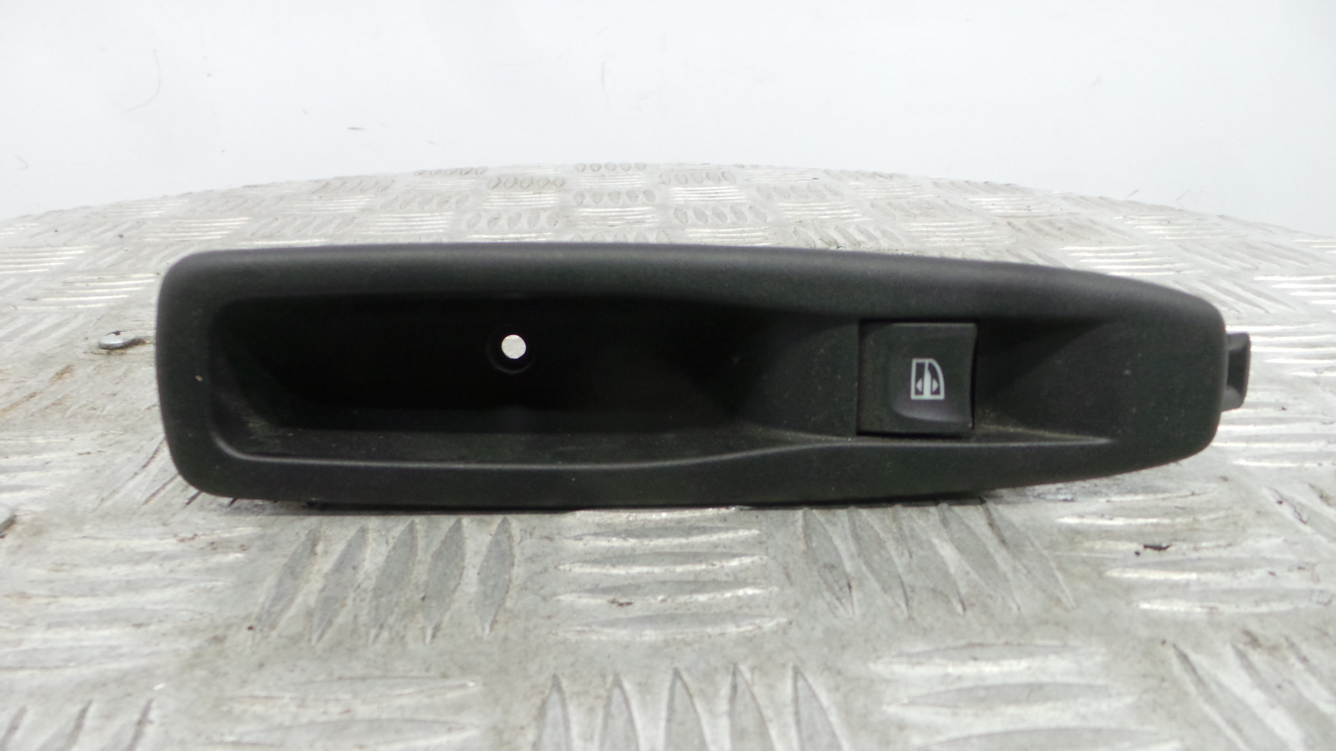Interruptor / Comando Elevador Vidro Trás Esq 829507217R - RENAULT CLIO IV (BH_)-37039493