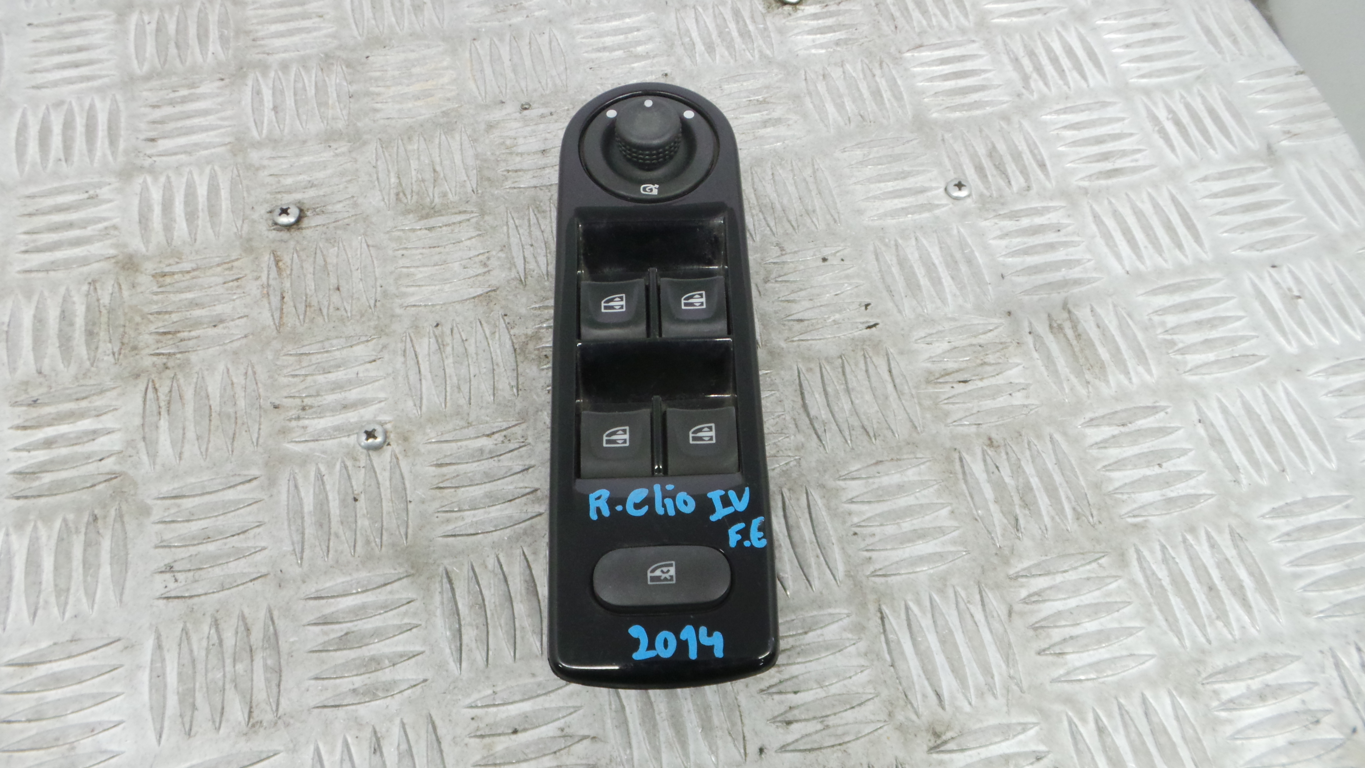 Interruptor / Comando Elevador Vidro Frente Esq  254118722R - RENAULT CLIO IV (BH_)-37039496