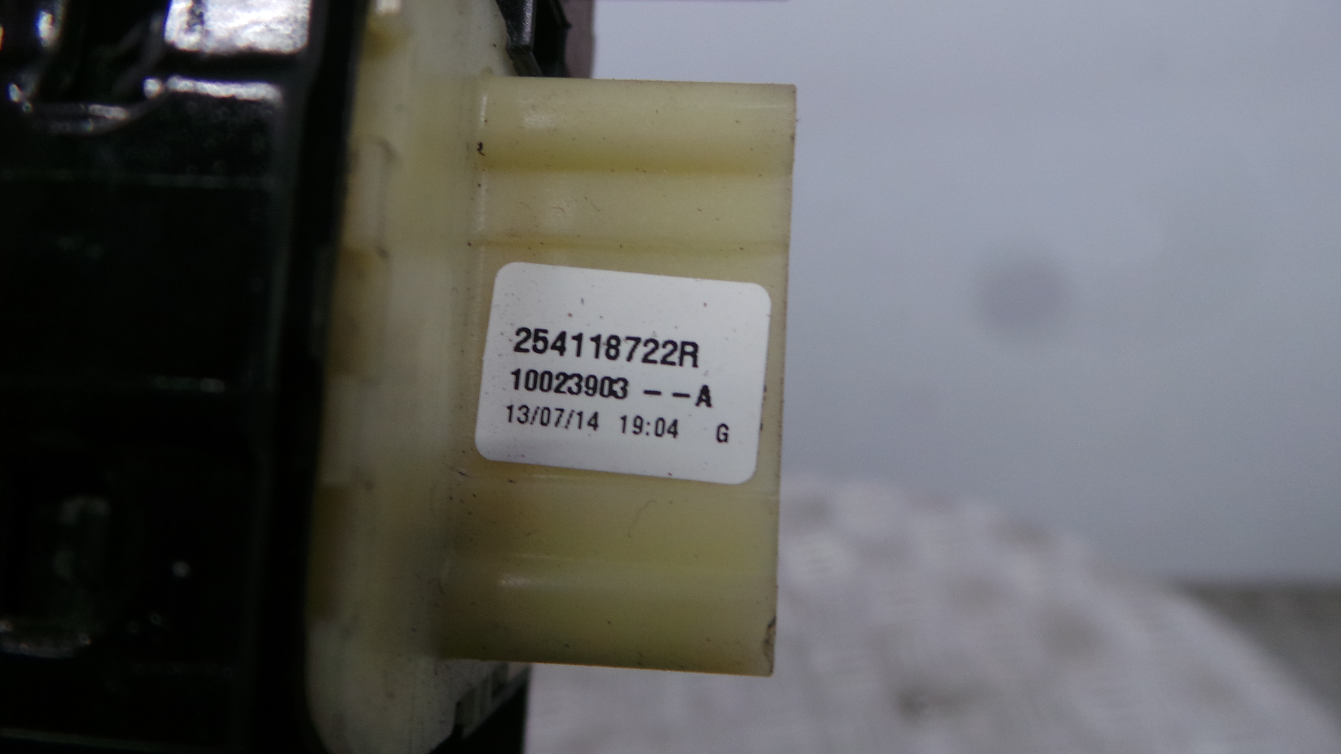 Interruptor / Comando Elevador Vidro Frente Esq  254118722R - RENAULT CLIO IV (BH_)-37039496