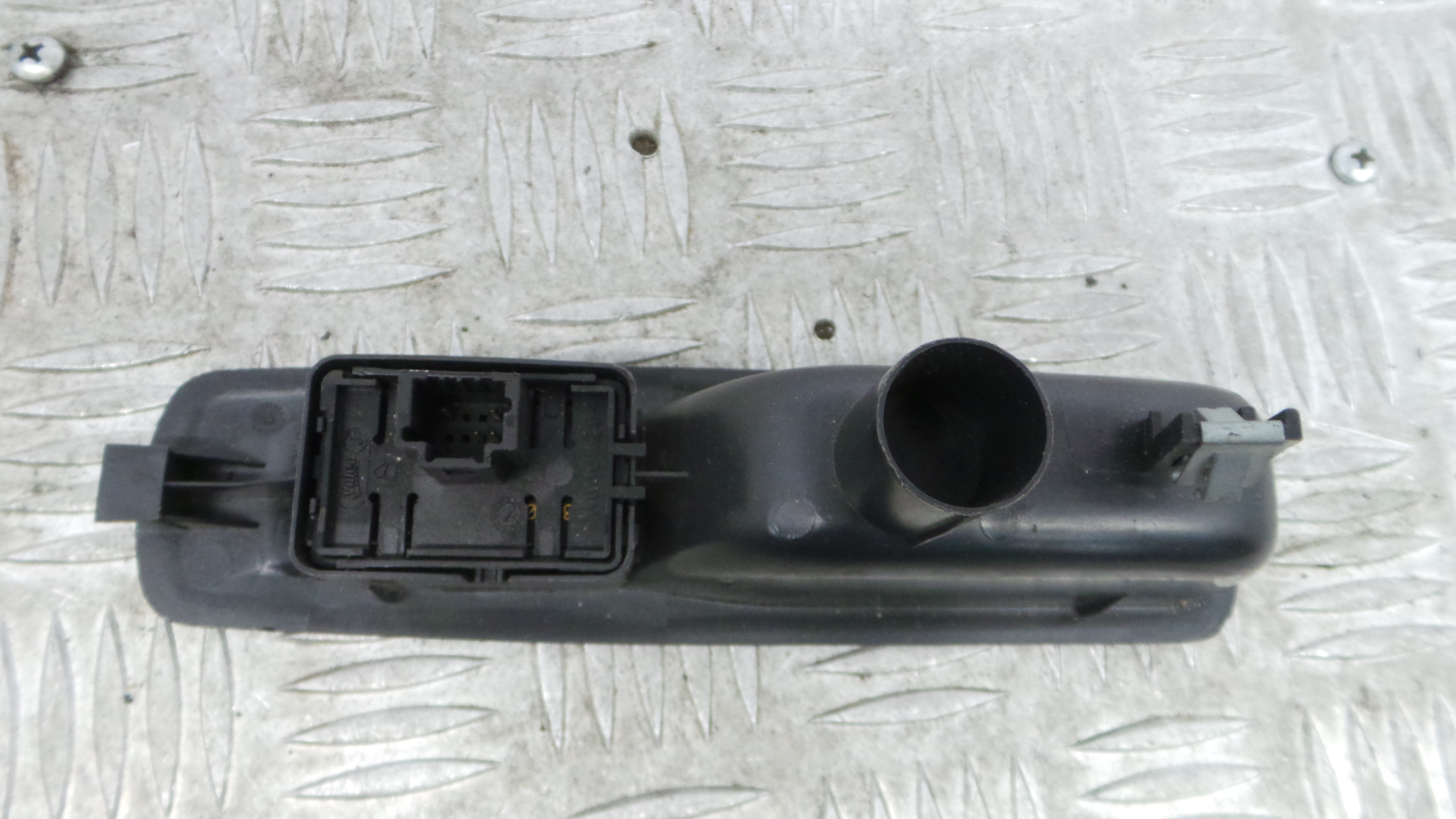 Interruptor / Comando Elevador Vidro Trás Esq 829500004R - RENAULT MEGANE III Hatchback (BZ0/1_, B3-37039501