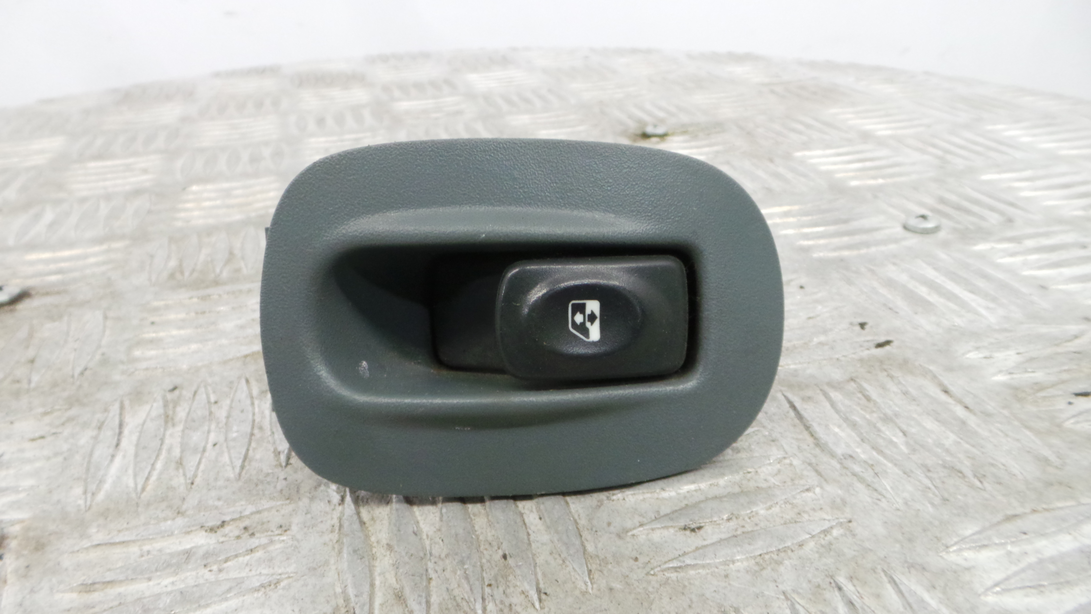 Interruptor / Comando Elevador Vidro Frente Dto  7700836270 - RENAULT MEGANE Scénic (JA0/1_)-37039508