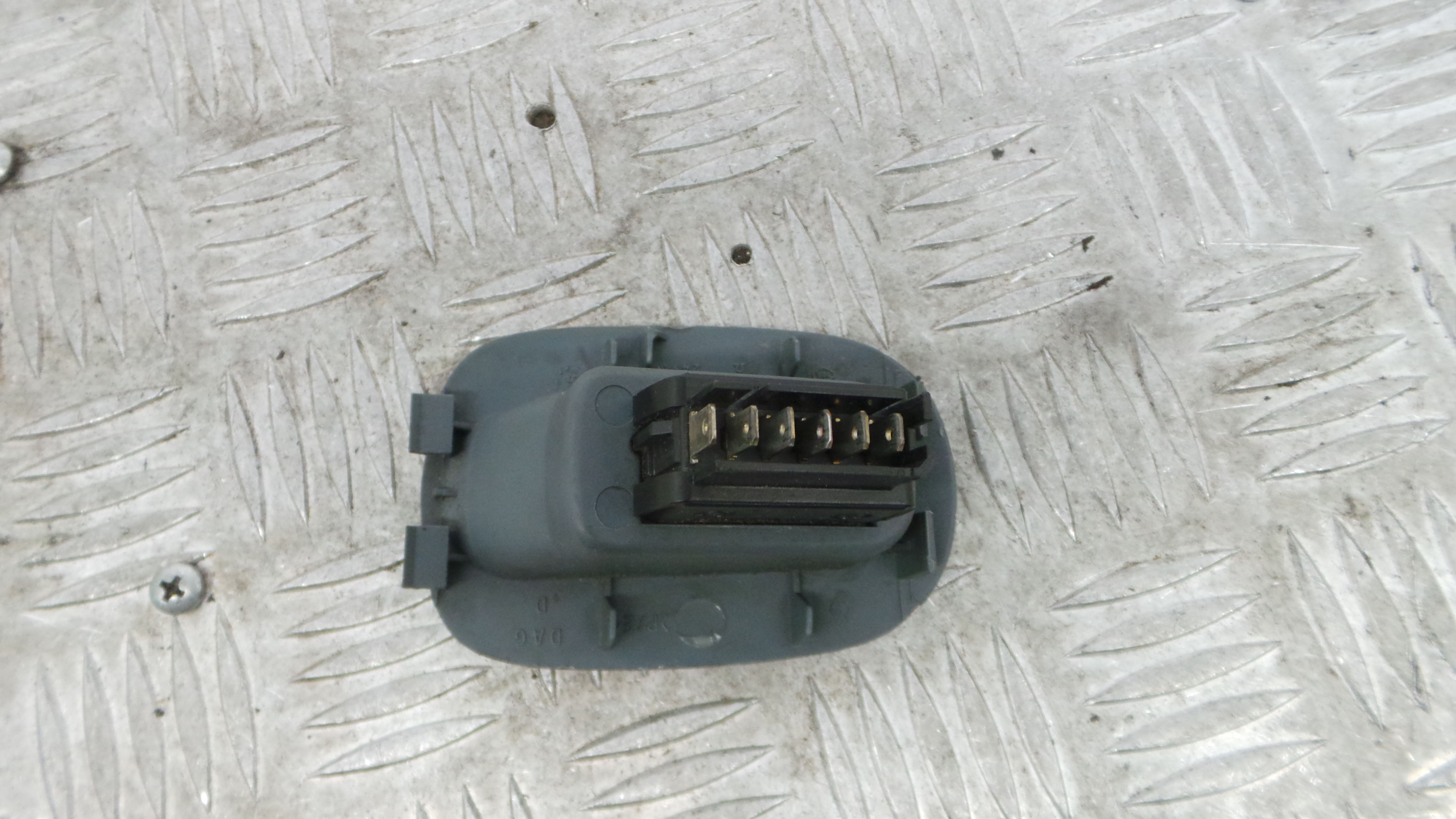 Interruptor / Comando Elevador Vidro Frente Dto  7700836270 - RENAULT MEGANE Scénic (JA0/1_)-37039508