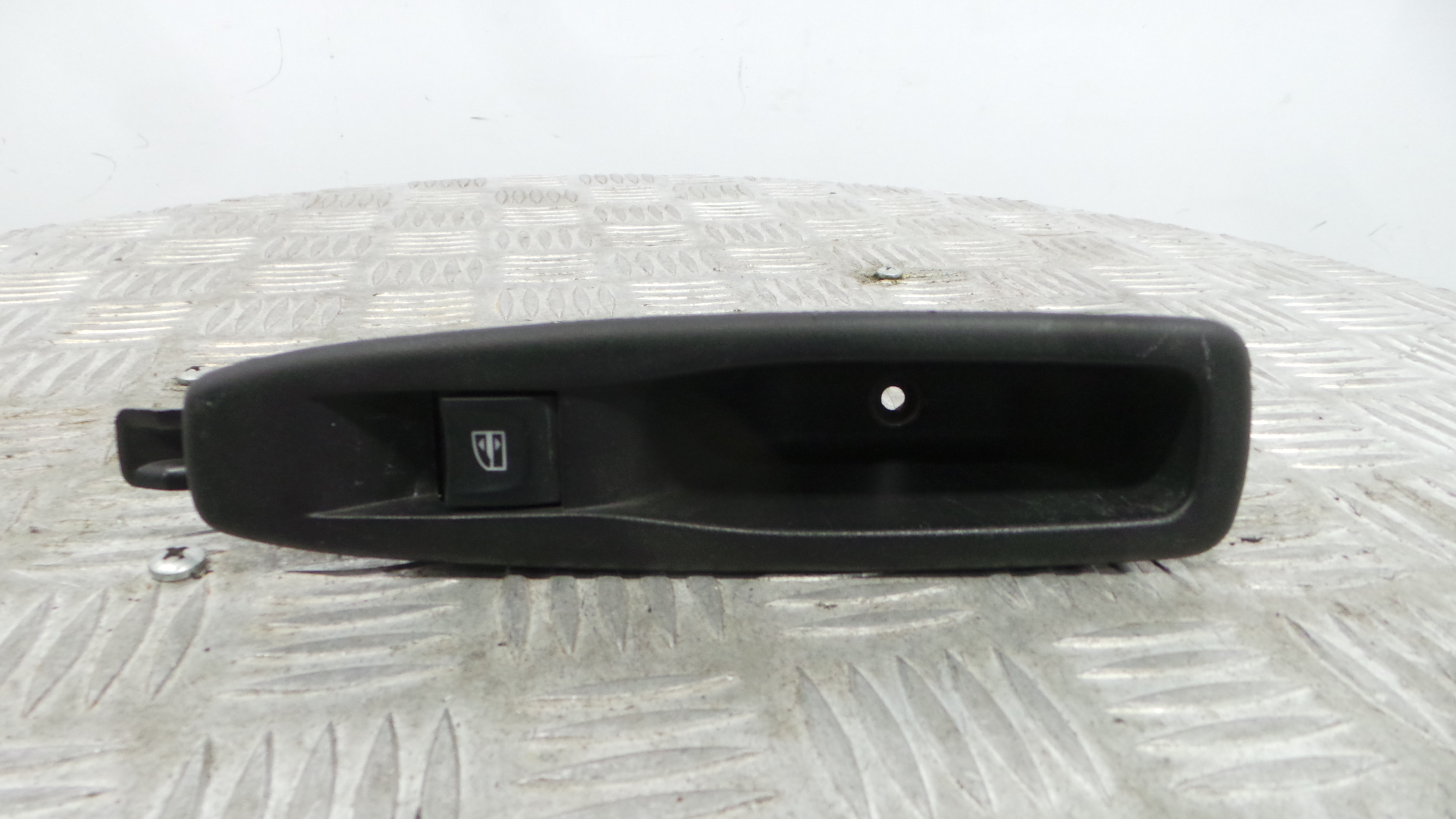 Interruptor / Comando Elevador Vidro Trás Dto 829507217R - RENAULT CLIO IV (BH_)-37039526