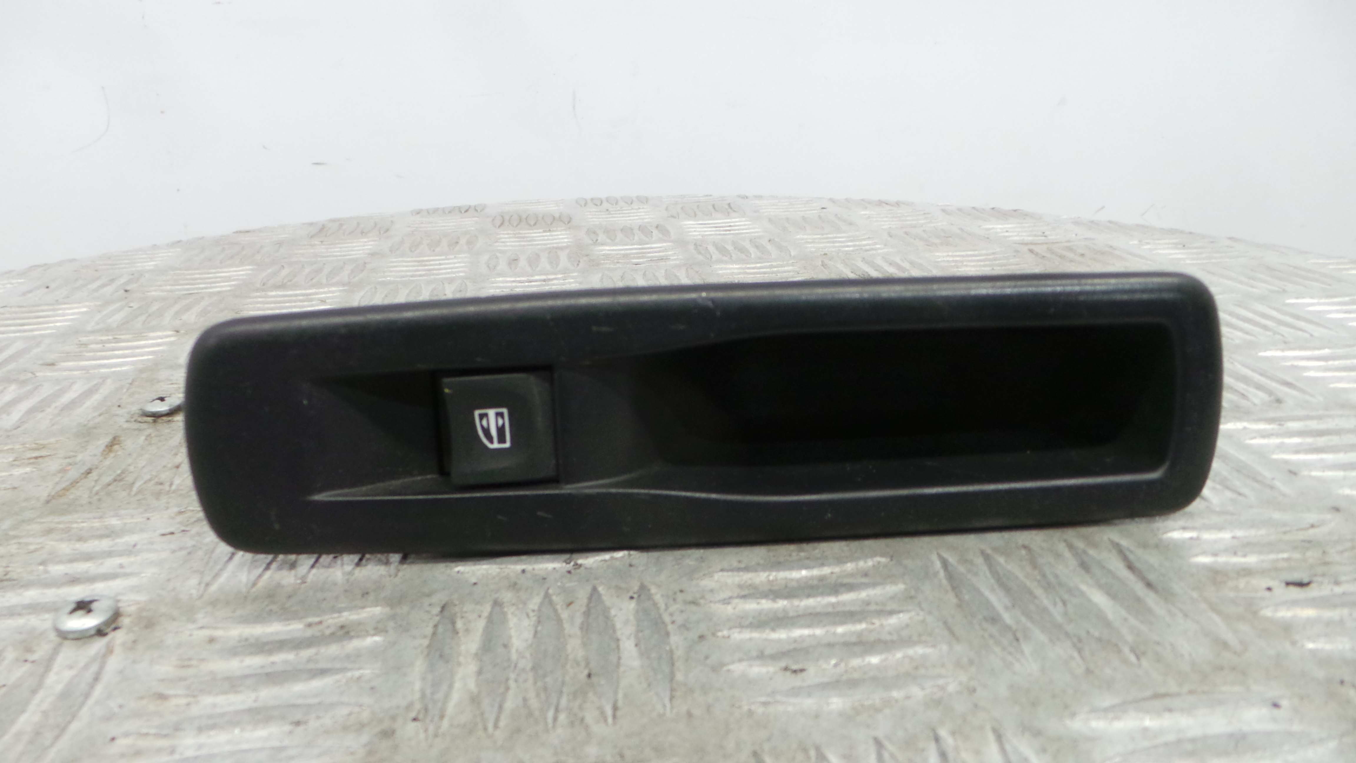 Interruptor / Comando Elevador Vidro Frente Dto  829500004R - RENAULT MEGANE III Hatchback (BZ0/1_, -37039556