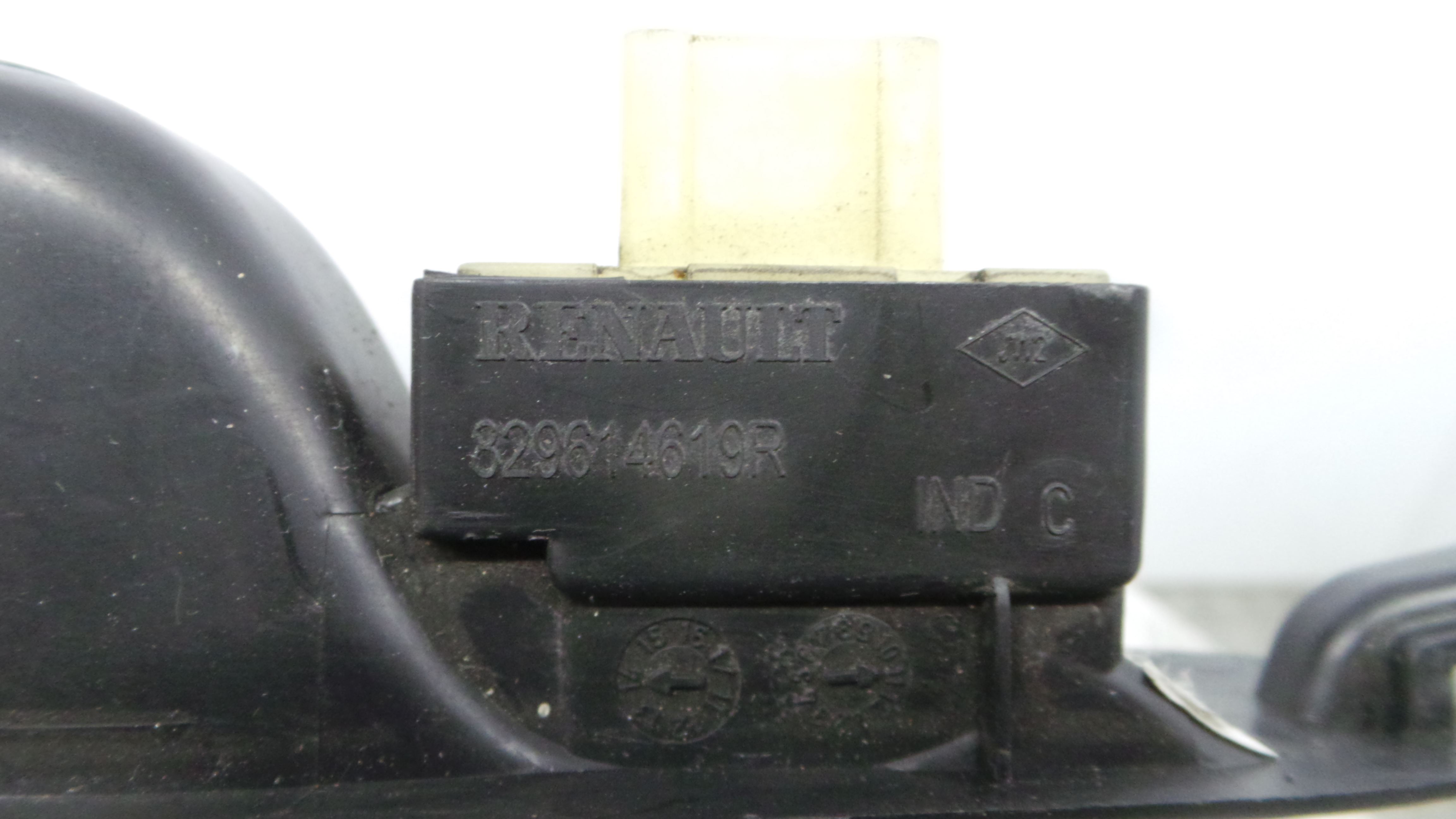 Interruptor / Comando Elevador Vidro Trás Dto 829614619R - RENAULT CLIO IV (BH_)-37039574