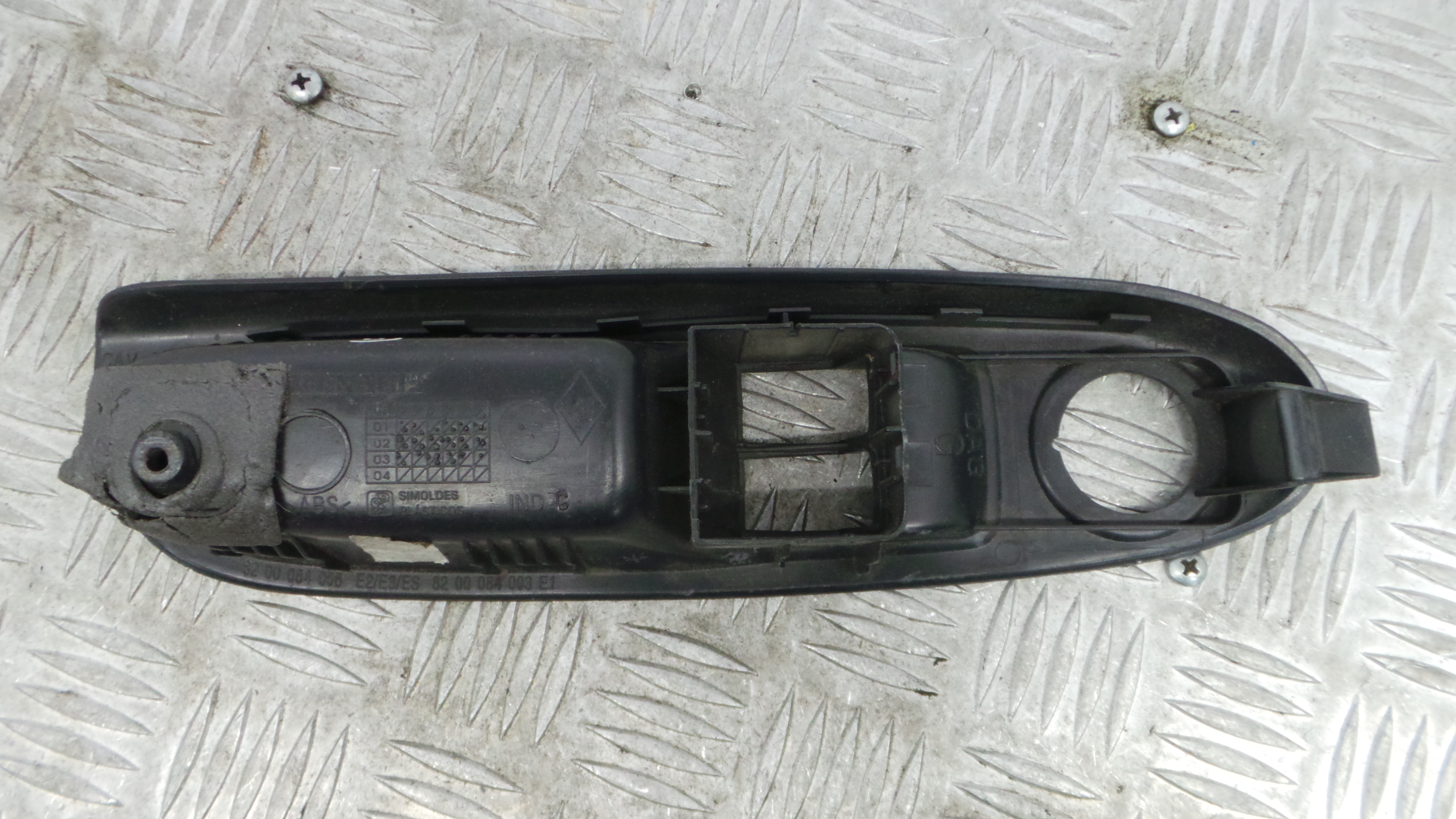 Interruptor / Comando Elevador Vidro Frente Esq  8200084008 - RENAULT CLIO II (BB_, CB_), CLIO Mk II-37039618