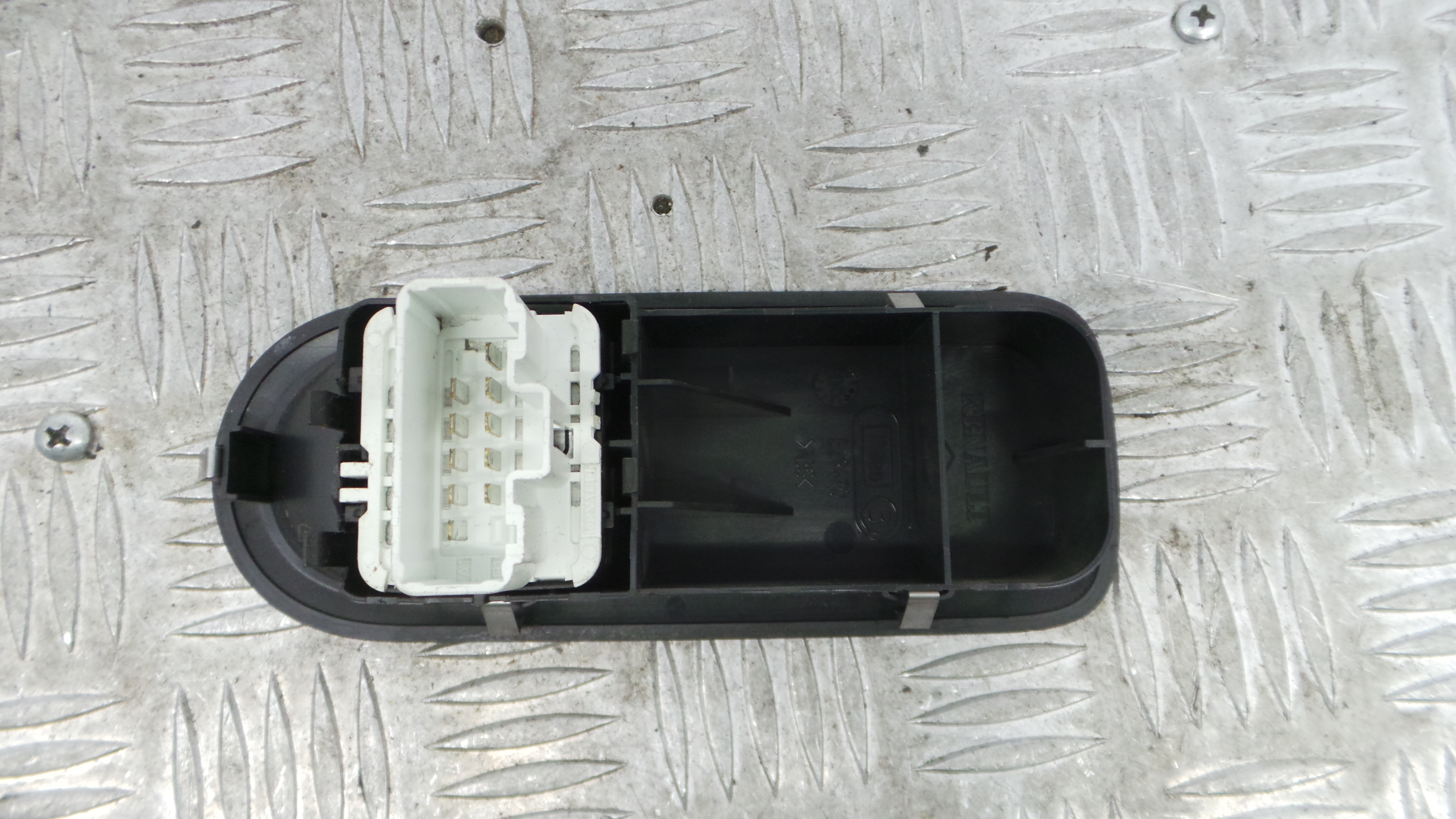 Interruptor / Comando Elevador Vidro Frente Esq  8200356519 - RENAULT CLIO III (BR0/1, CR0/1)-37039630