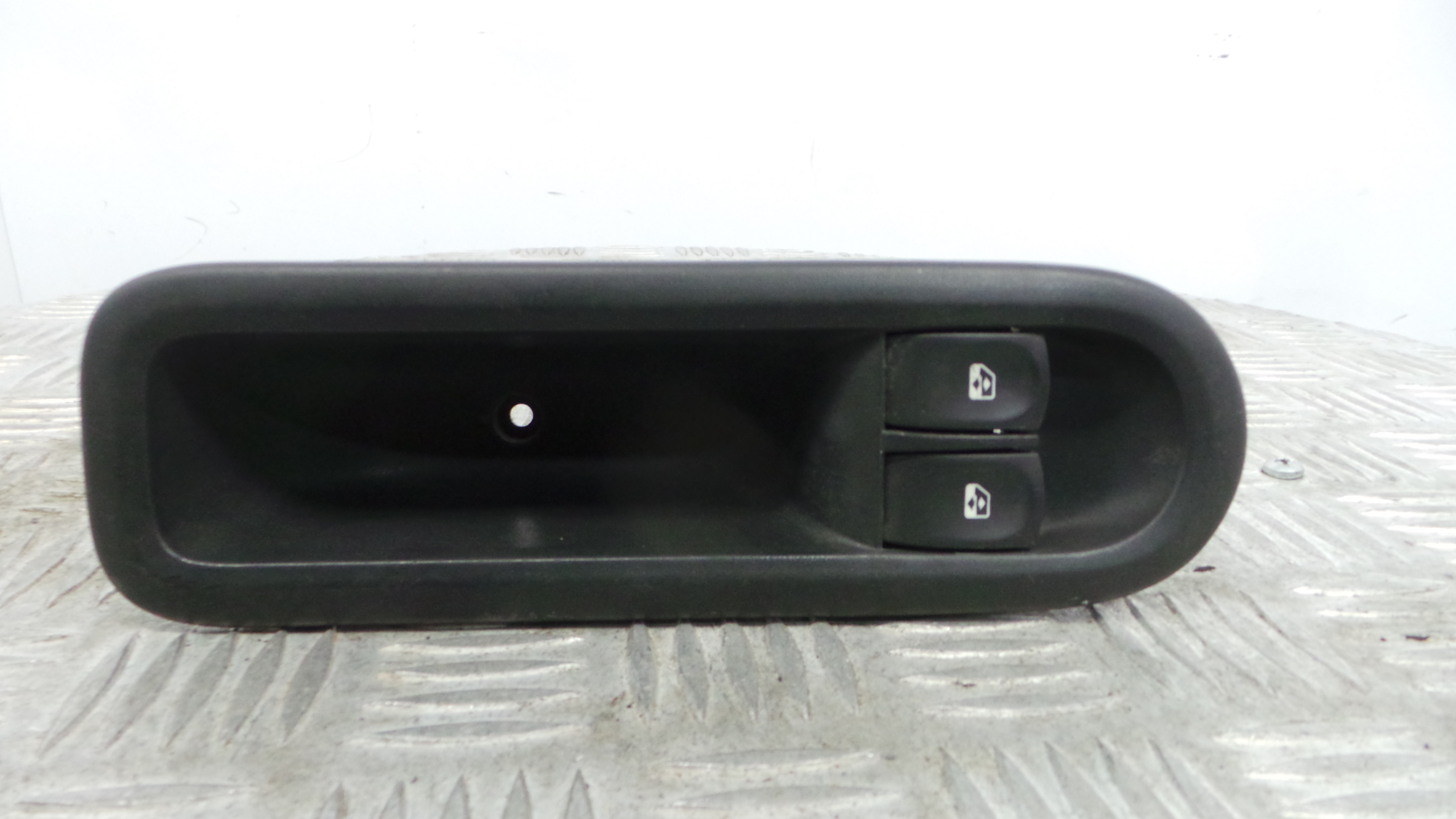 Interruptor / Comando Elevador Vidro Frente Esq  8200356513 - RENAULT CLIO III (BR0/1, CR0/1)-37039744