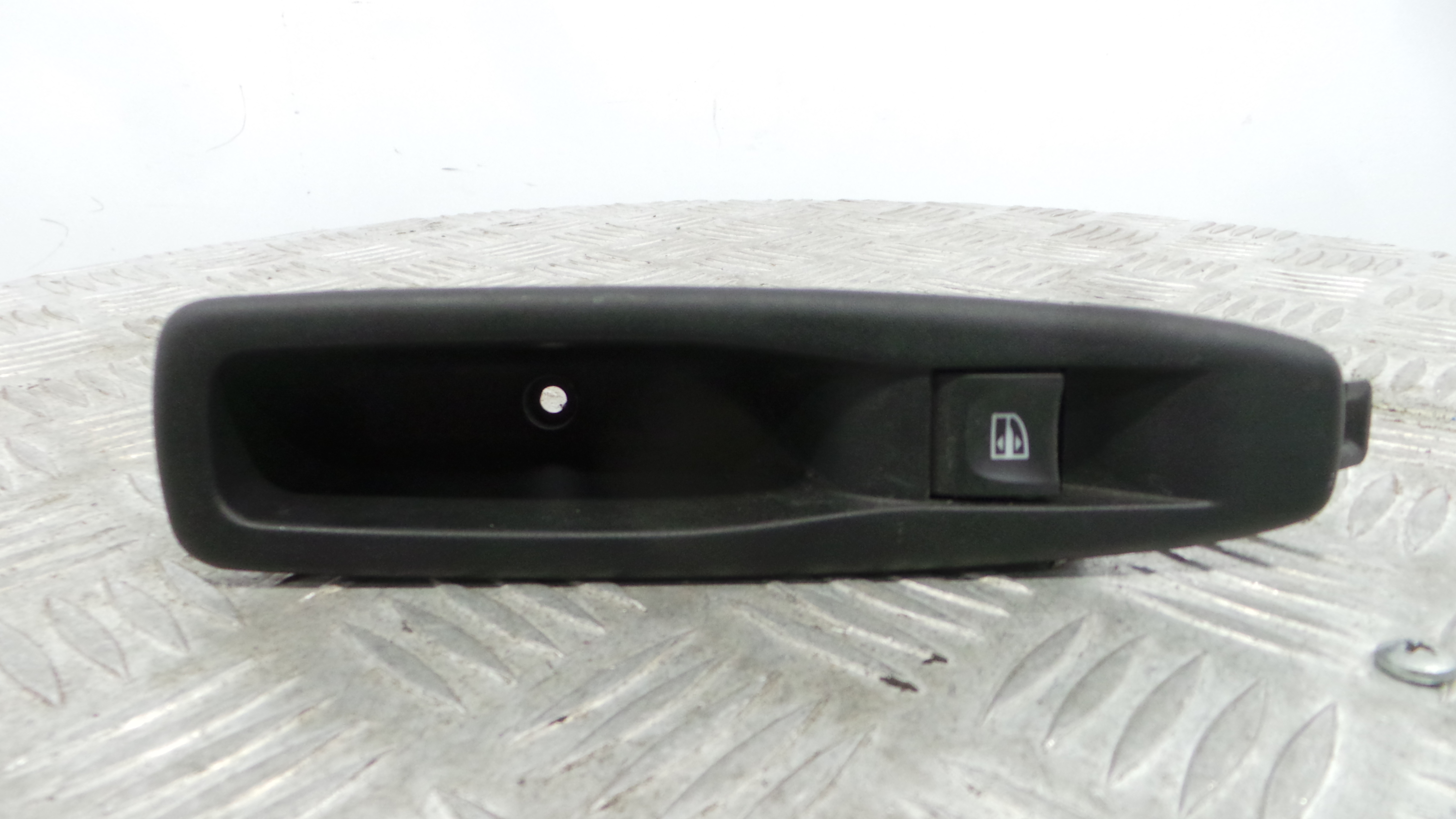 Interruptor / Comando Elevador Vidro Trás Esq 829507217R - RENAULT CLIO IV (BH_)-37039883