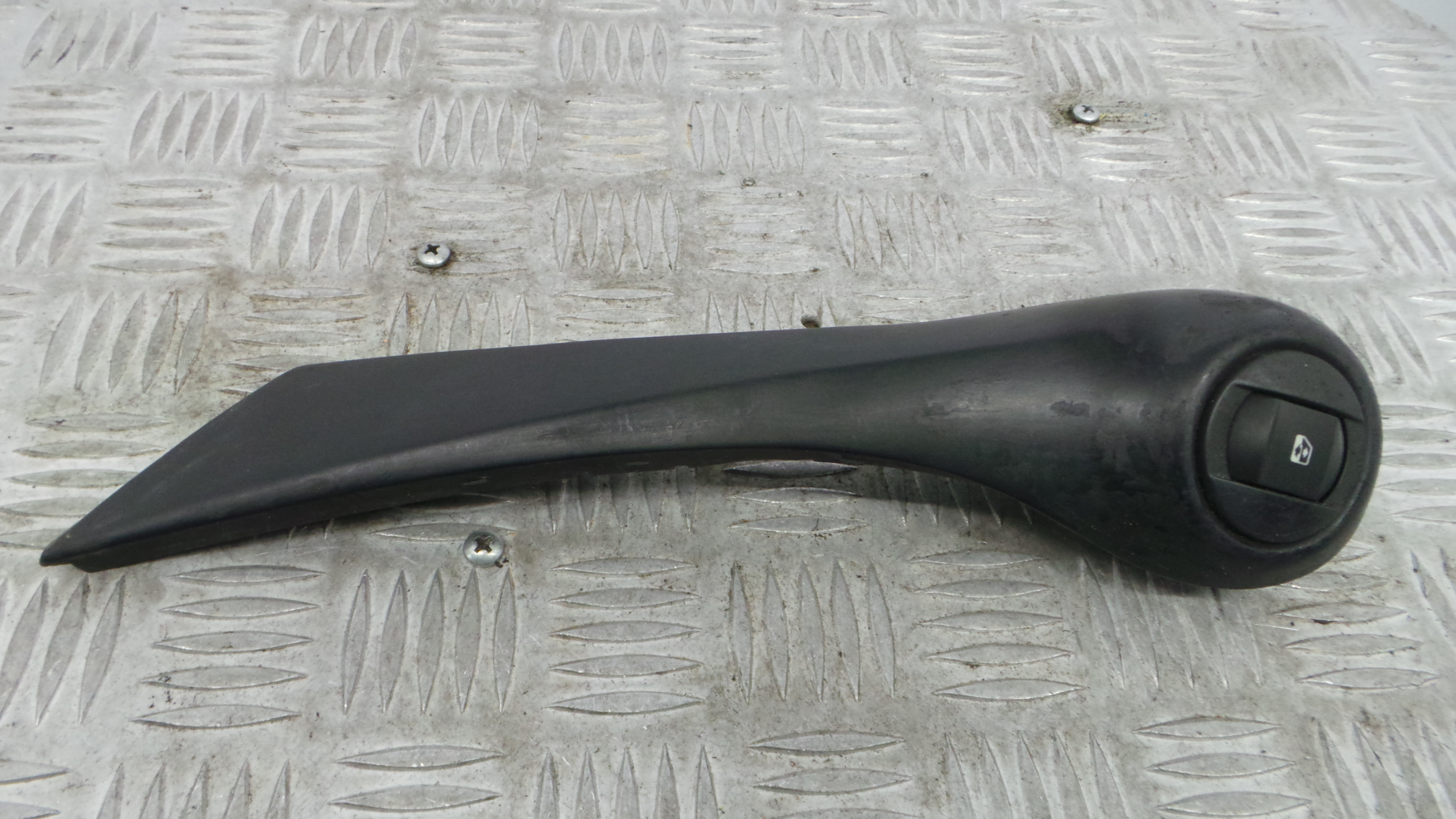 Interruptor / Comando Elevador Vidro Frente Dto  8200297165F - RENAULT MEGANE II (BM0/1_, CM0/1_)-37039891