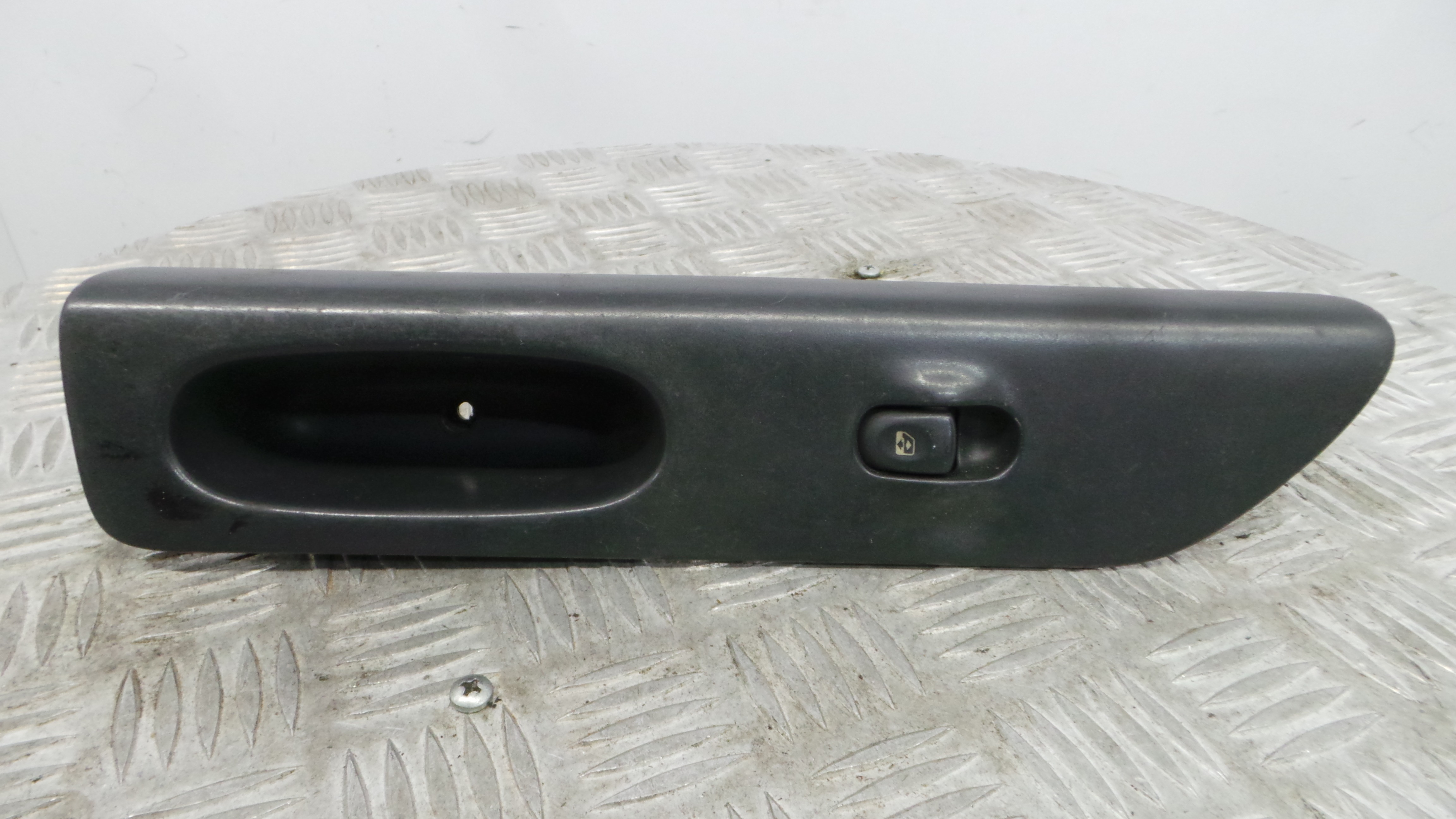 Interruptor / Comando Elevador Vidro Frente Dto  7700417094 - RENAULT LAGUNA I (B56_, 556_)-37039919