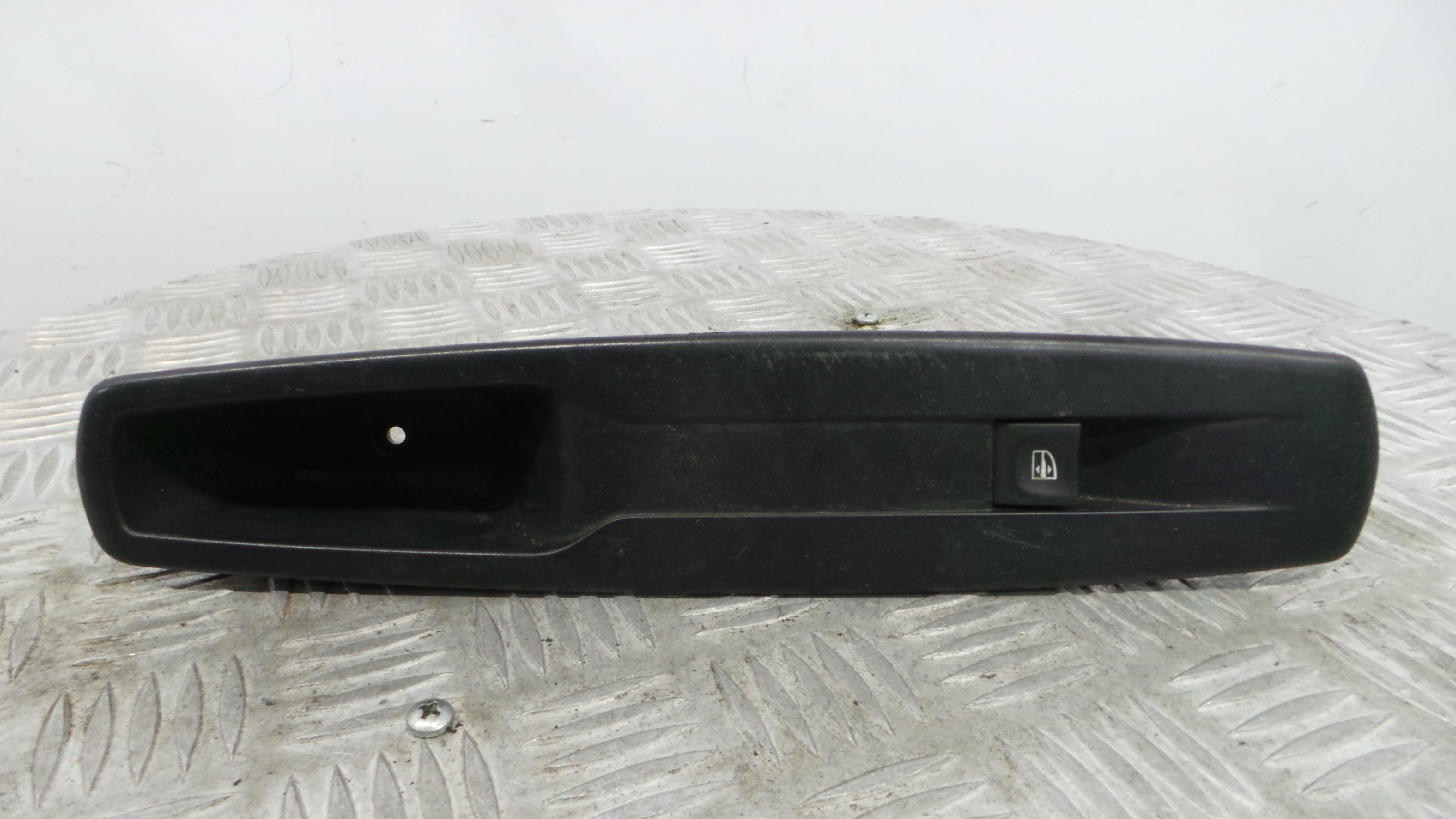 Interruptor / Comando Elevador Vidro Frente Dto   - RENAULT MEGANE III Hatchback (BZ0/1_, B3_)-37039924