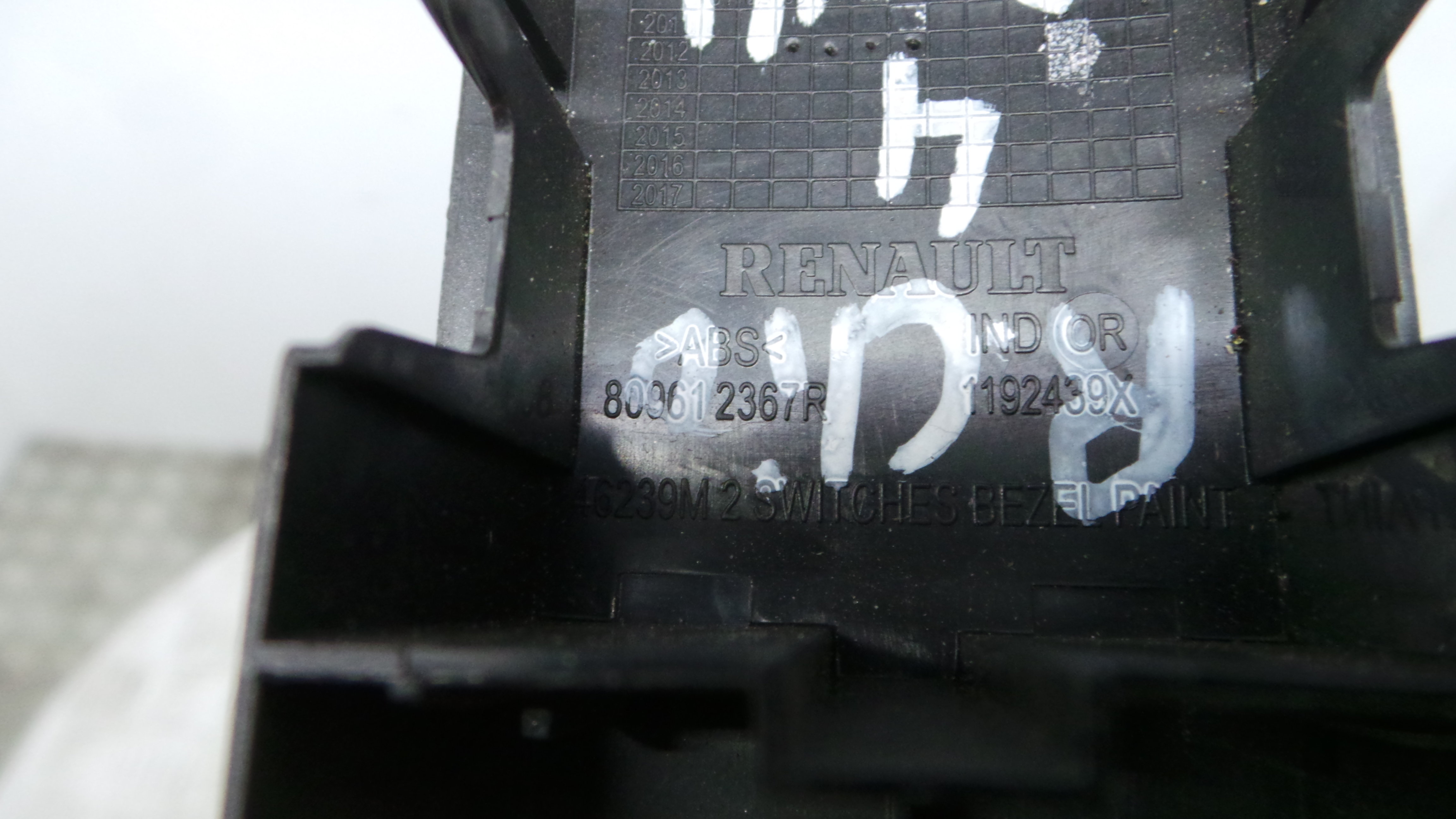 Interruptor / Comando Elevador Vidro Frente Esq  809612367R - RENAULT CLIO IV (BH_)-37039926