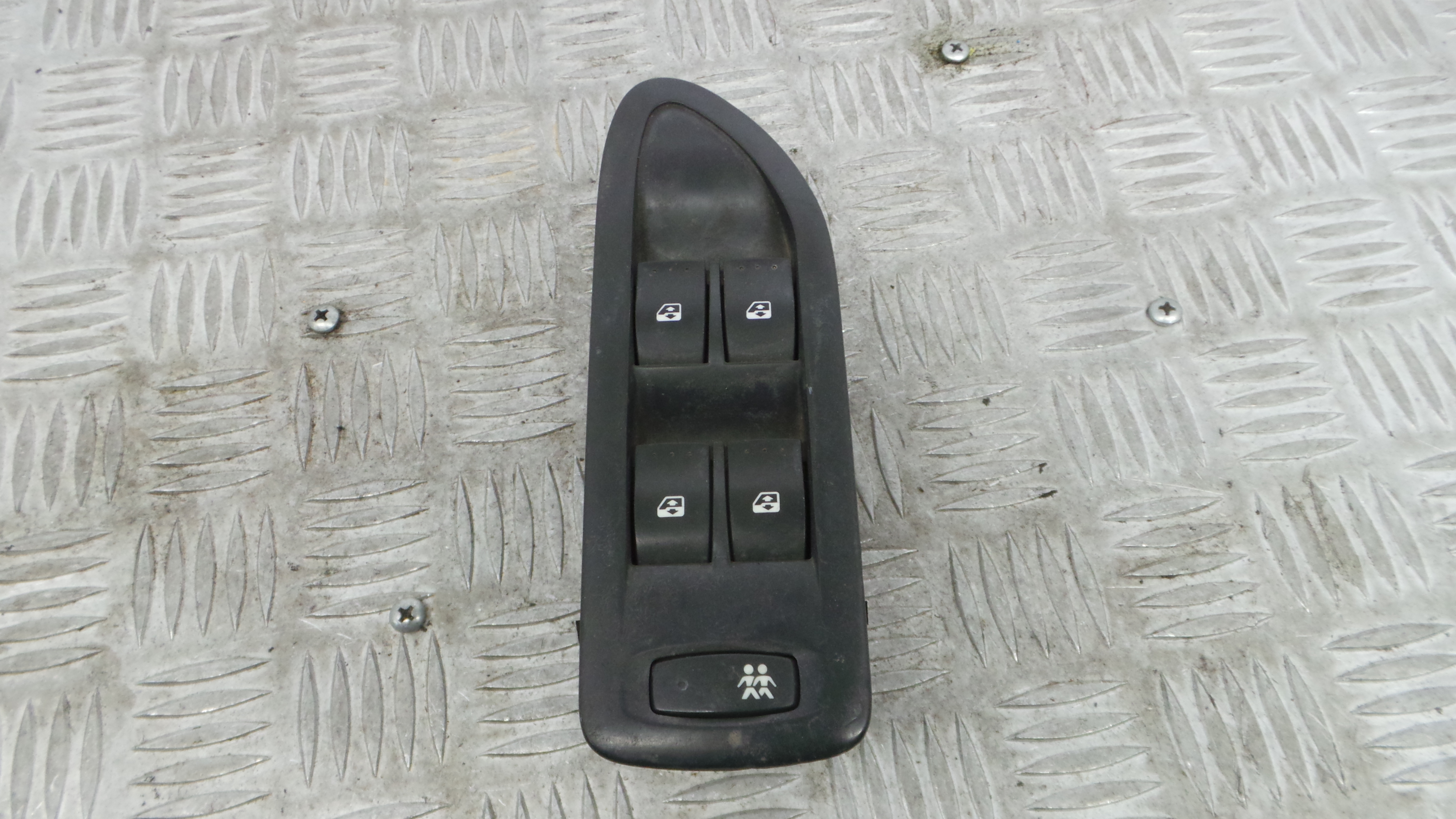 Interruptor / Comando Elevador Vidro Frente Esq   - RENAULT LAGUNA II (BG0/1_)-37039958