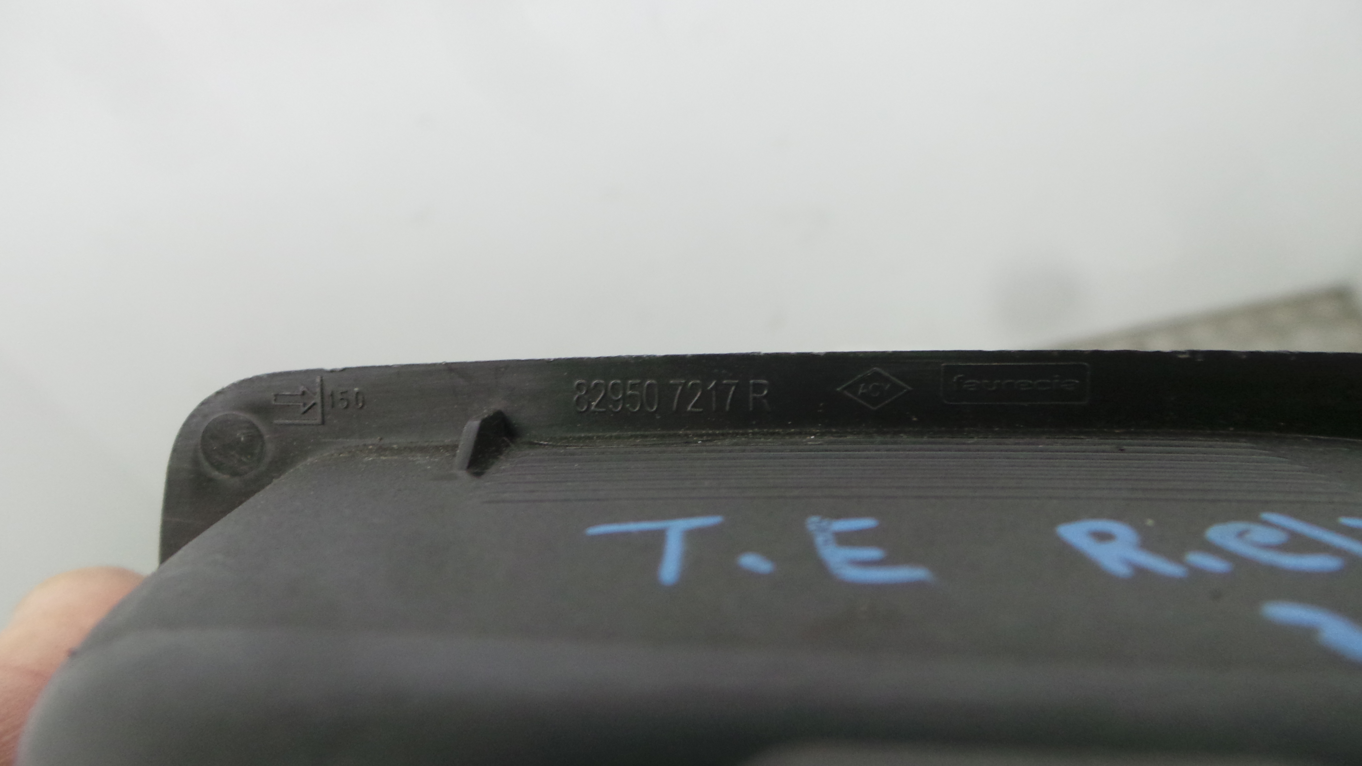 Interruptor / Comando Elevador Vidro Trás Esq 829507217R - RENAULT CLIO IV (BH_)-37039962