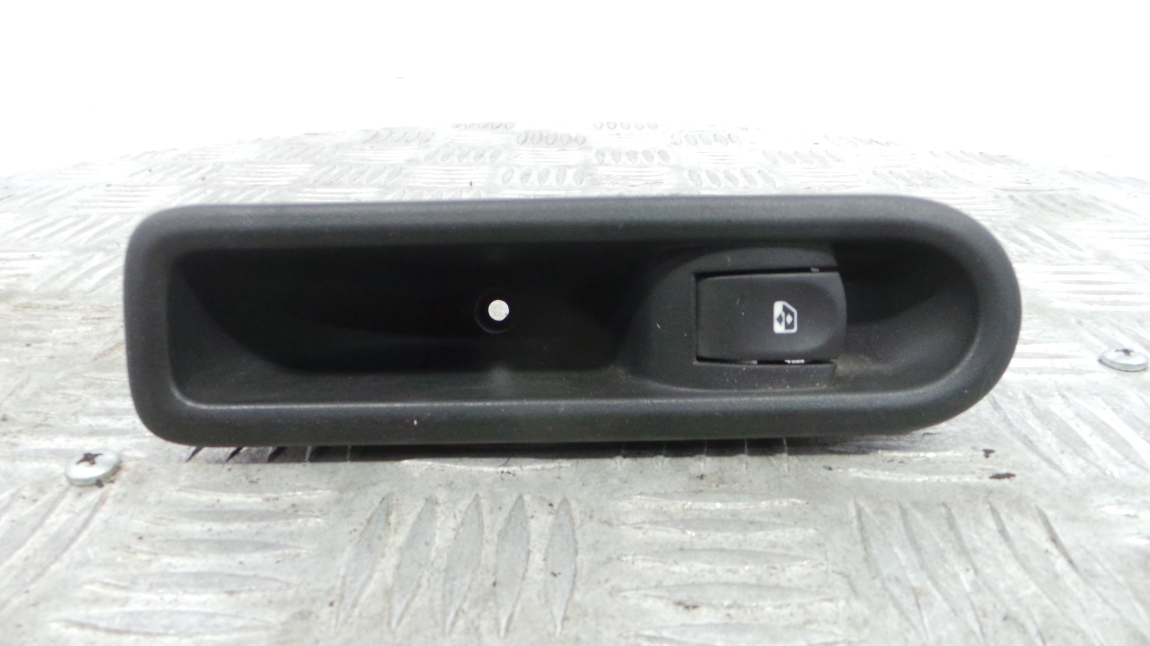 Interruptor / Comando Elevador Vidro Trás Esq 8200294357 - RENAULT CLIO III (BR0/1, CR0/1)-37040000