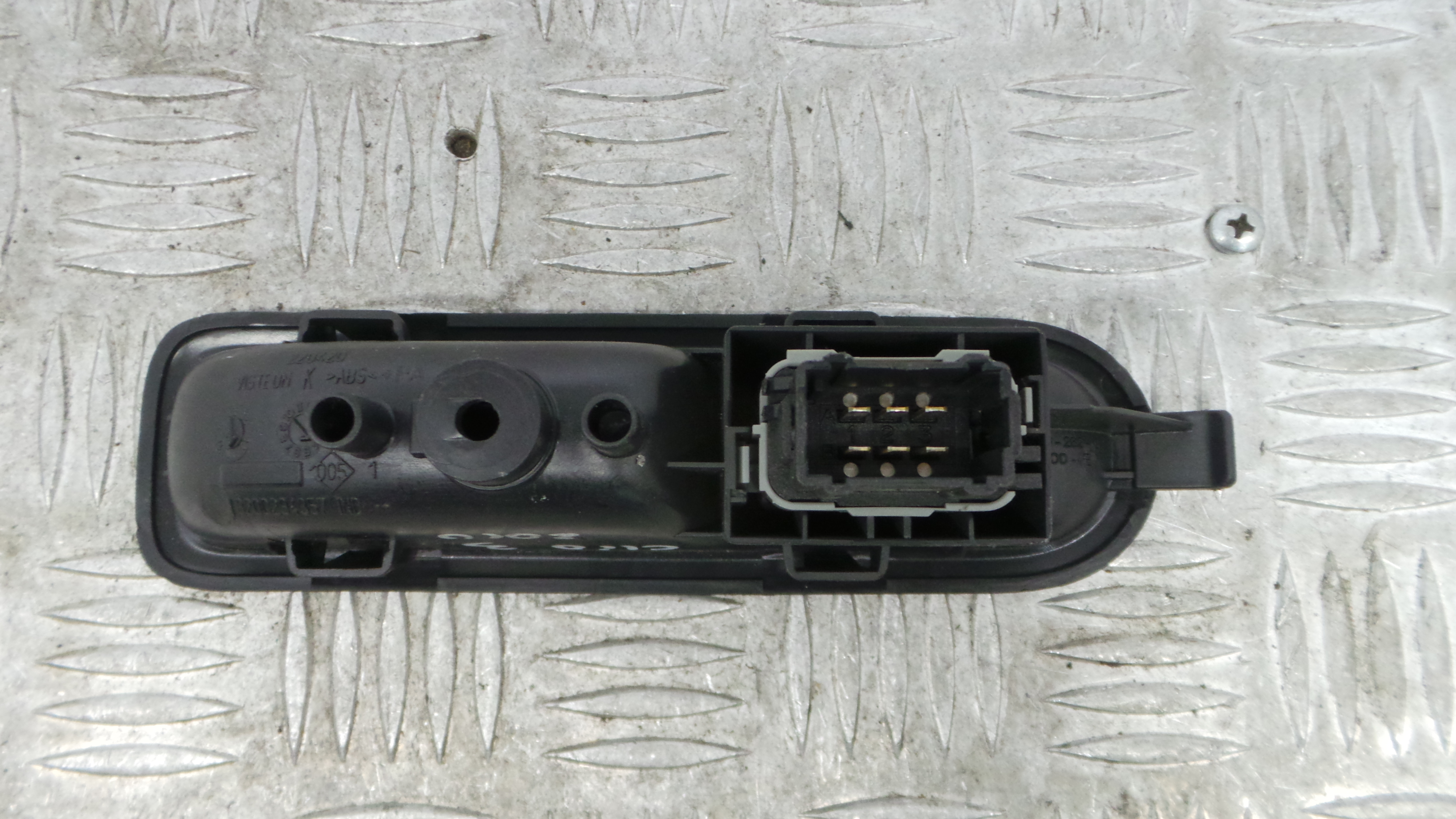 Interruptor / Comando Elevador Vidro Trás Esq 8200294357 - RENAULT CLIO III (BR0/1, CR0/1)-37040000