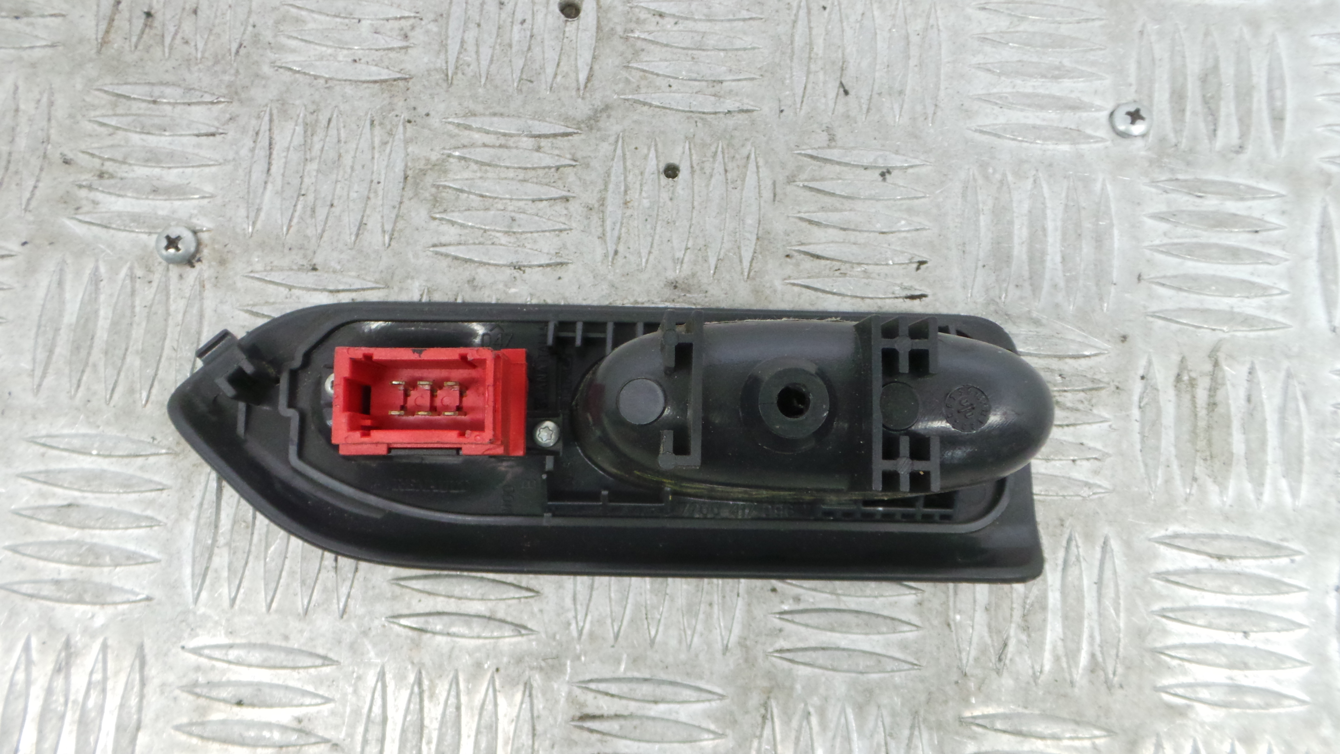 Interruptor / Comando Elevador Vidro Trás Esq 7700417096 - RENAULT LAGUNA I (B56_, 556_)-37040018