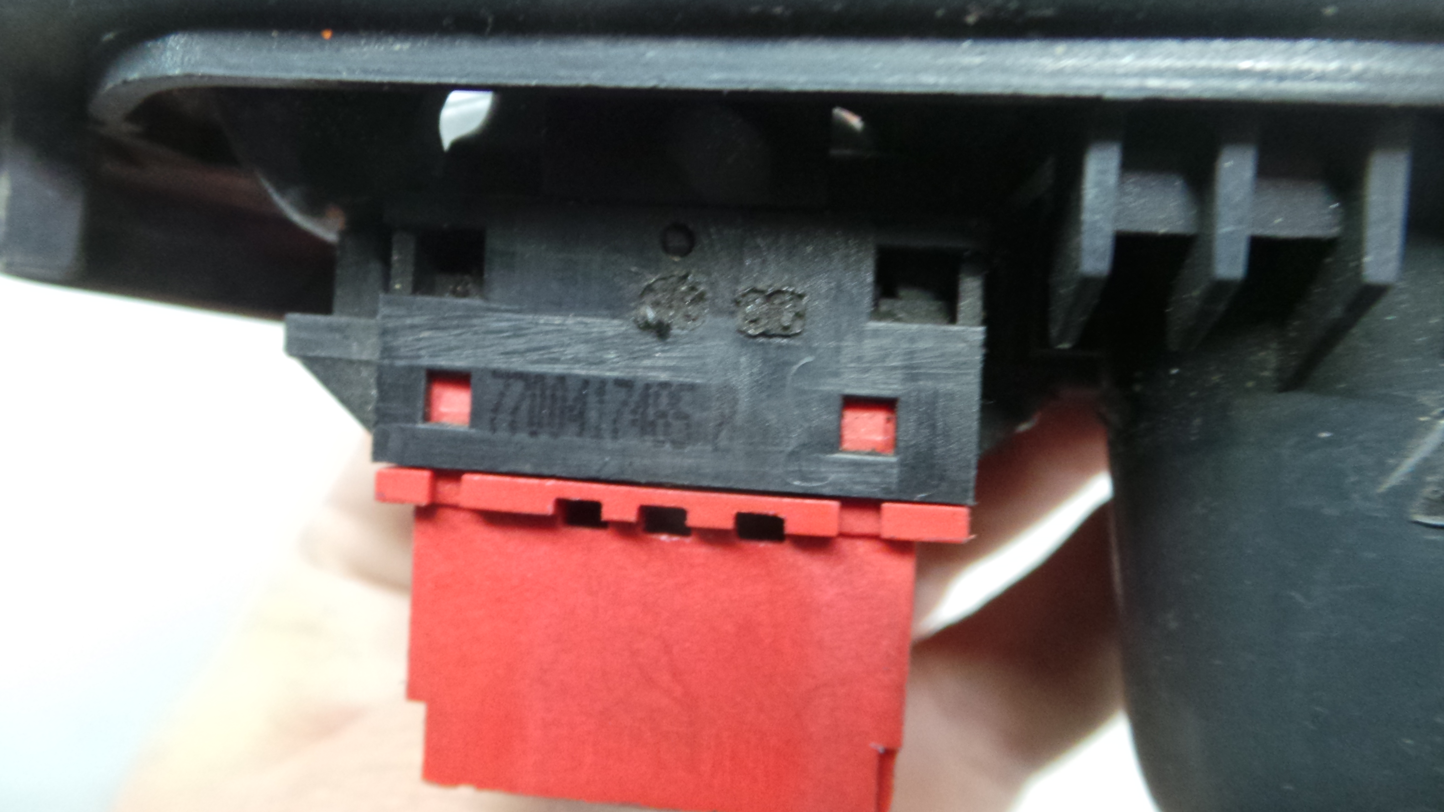 Interruptor / Comando Elevador Vidro Trás Esq 7700417096 - RENAULT LAGUNA I (B56_, 556_)-37040018