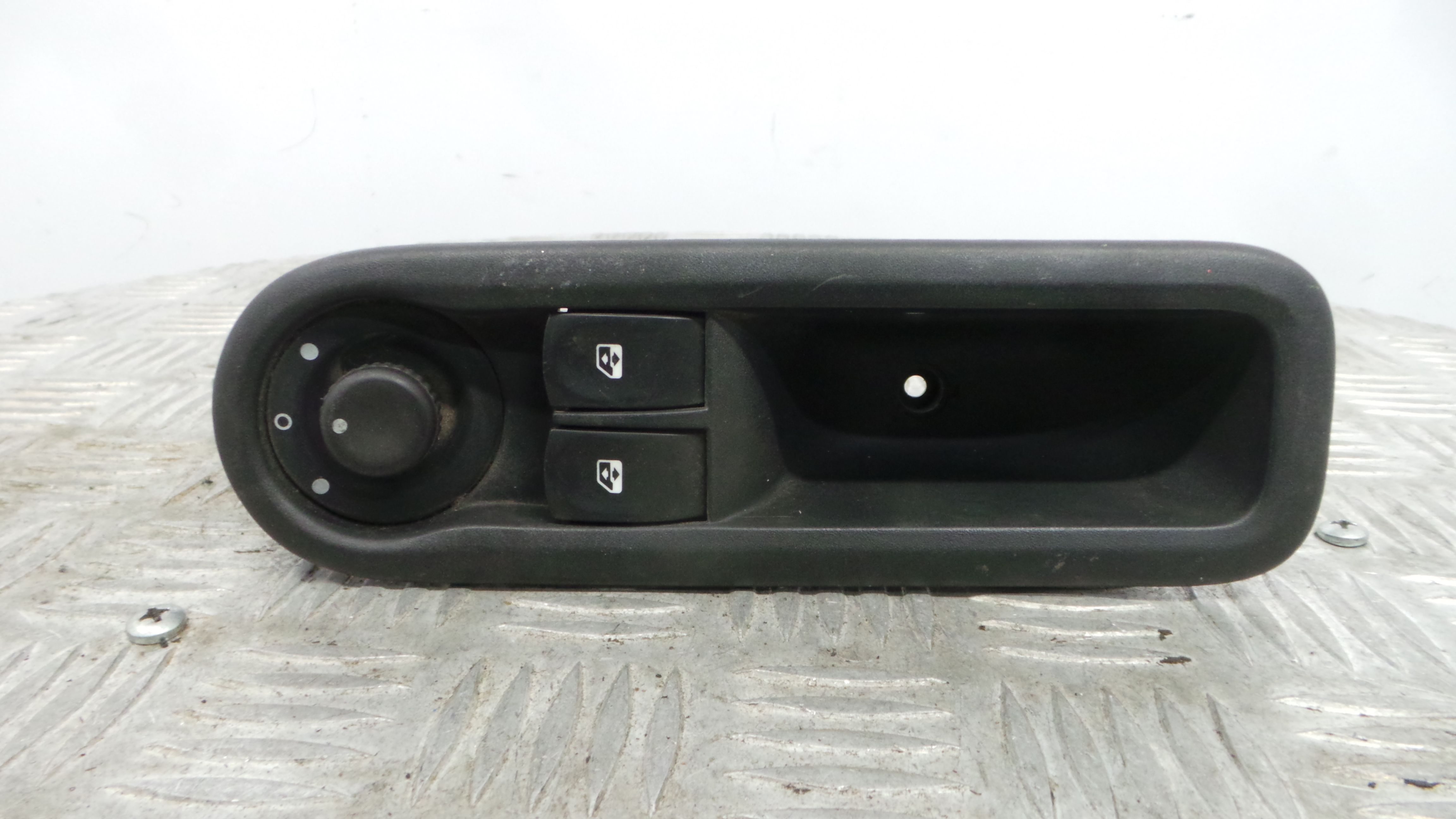 Interruptor / Comando Elevador Vidro Frente Esq  8200356515 - RENAULT CLIO III (BR0/1, CR0/1)-37040023