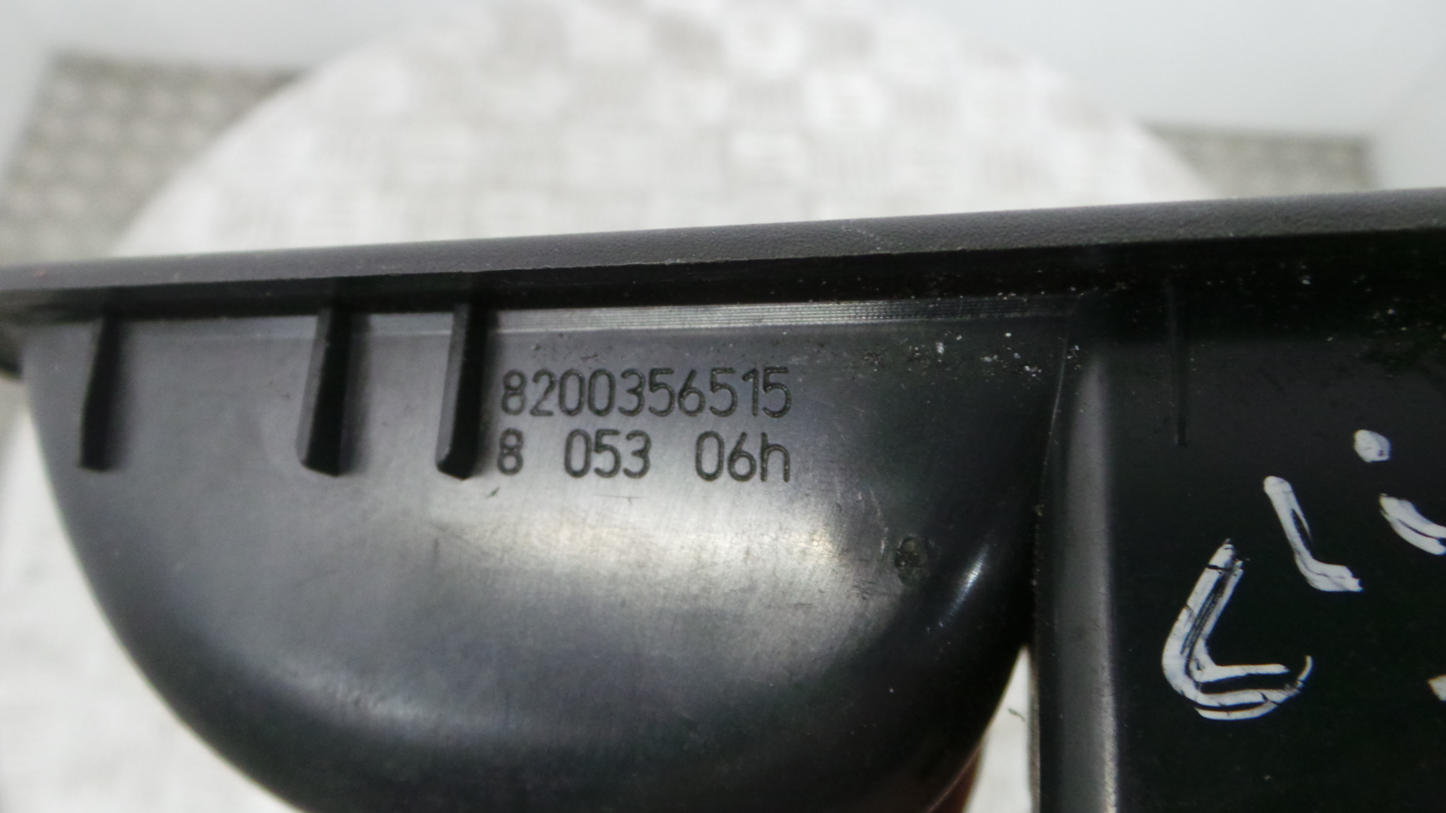 Interruptor / Comando Elevador Vidro Frente Esq  8200356515 - RENAULT CLIO III (BR0/1, CR0/1)-37040023