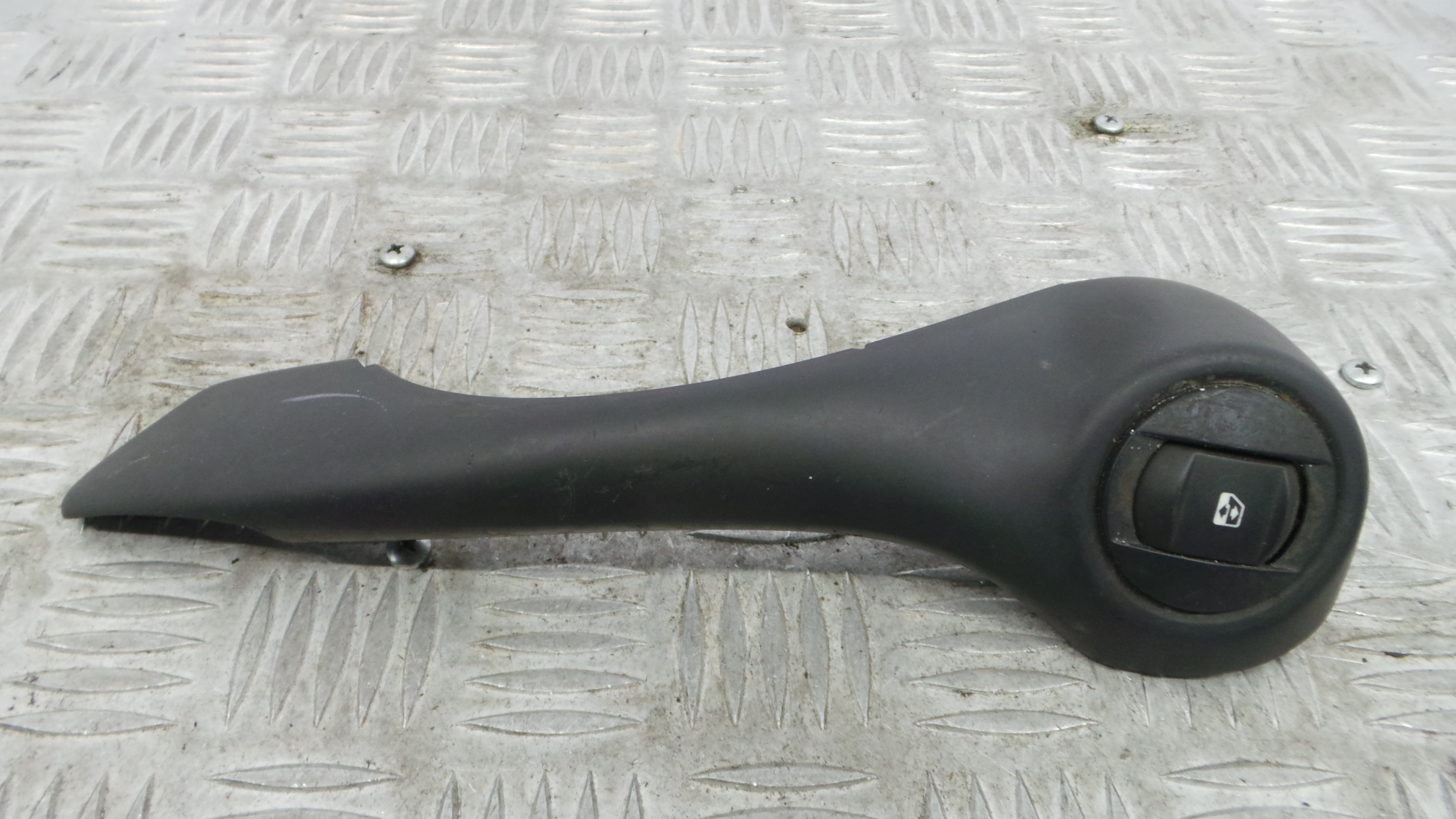 Interruptor / Comando Elevador Vidro Frente Dto  8200316979D - RENAULT CLIO III (BR0/1, CR0/1)-37040027