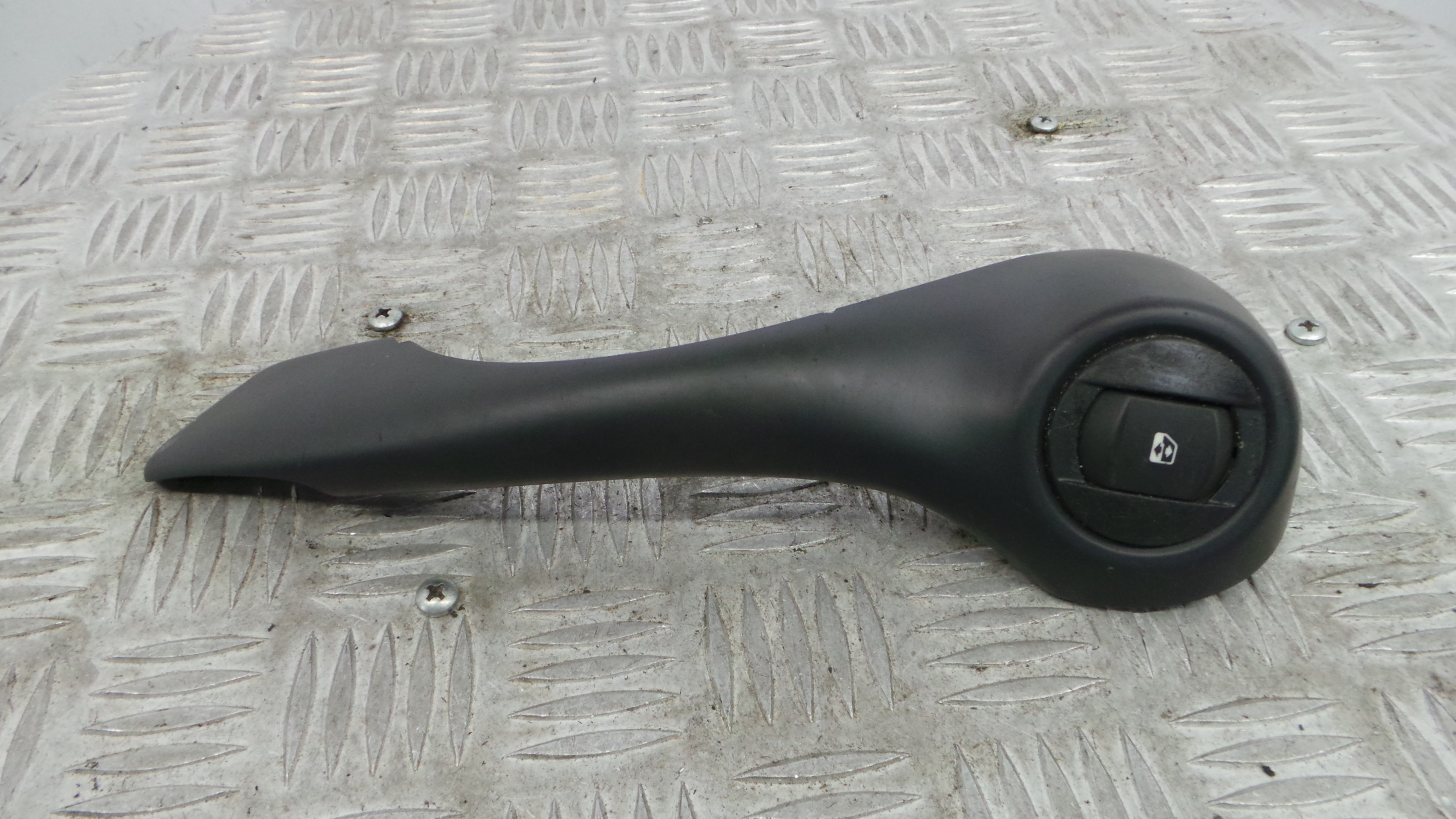 Interruptor / Comando Elevador Vidro Frente Dto  8200316979D - RENAULT CLIO III (BR0/1, CR0/1)-37040085